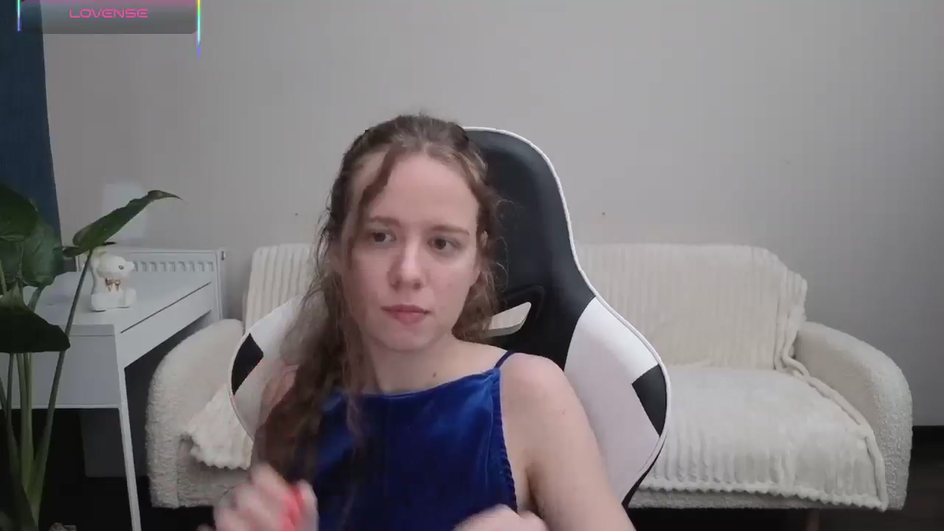 Gallery image thumbnail from BlueFlowerr's myfreecams stream on, 10/15/2025, 20:09 image 6 of 20