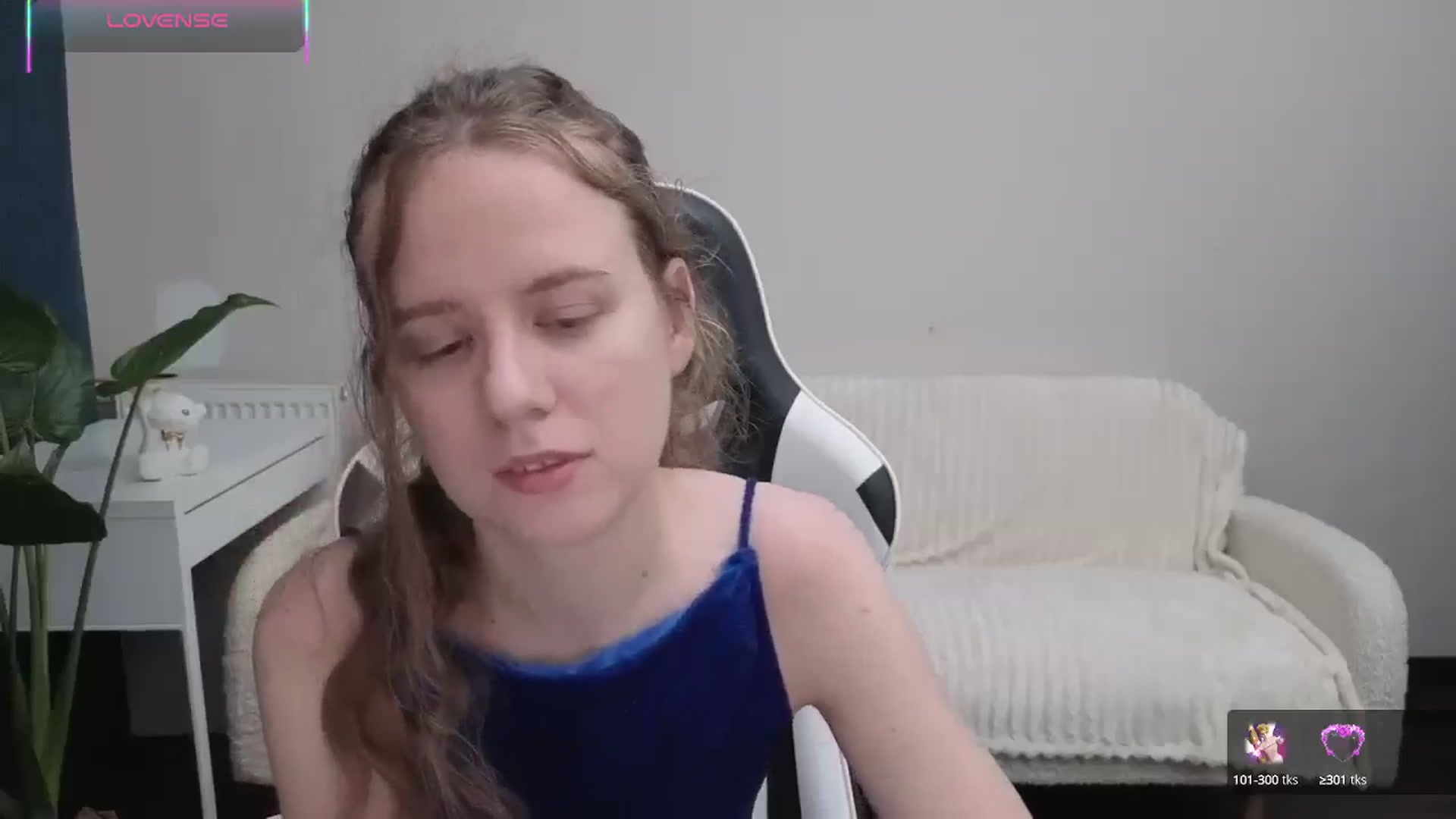 Gallery image thumbnail from BlueFlowerr's myfreecams stream on, 10/15/2025, 20:09 image 17 of 20