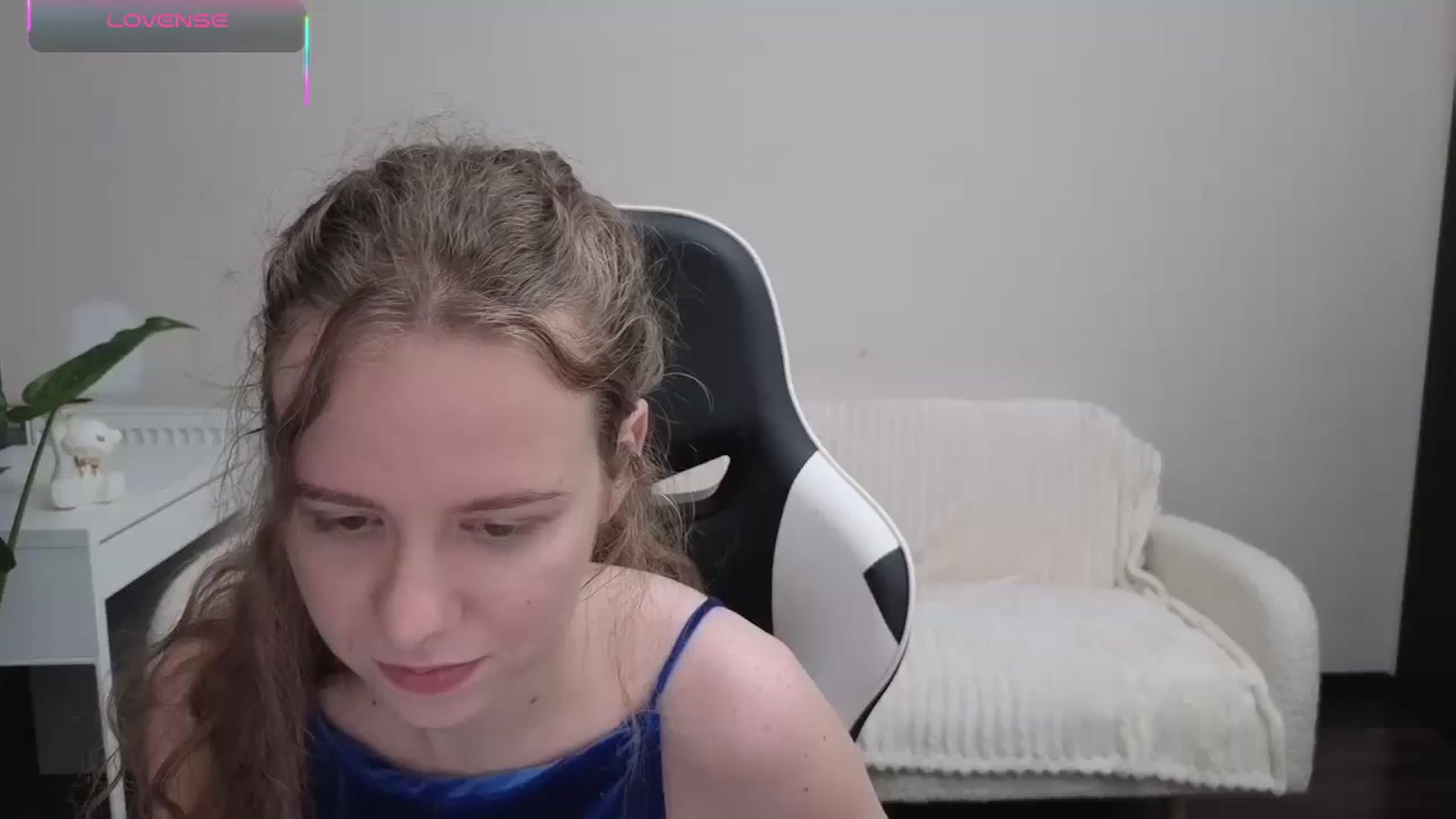 Gallery image thumbnail from BlueFlowerr's myfreecams stream on, 10/15/2025, 23:04 image 17 of 20
