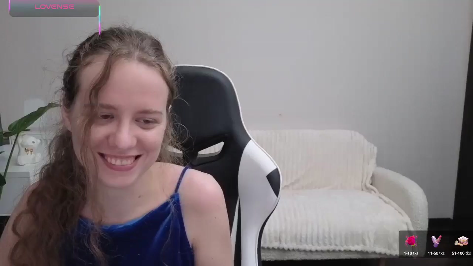 Gallery image thumbnail from BlueFlowerr's myfreecams stream on, 10/15/2025, 23:04 image 11 of 20