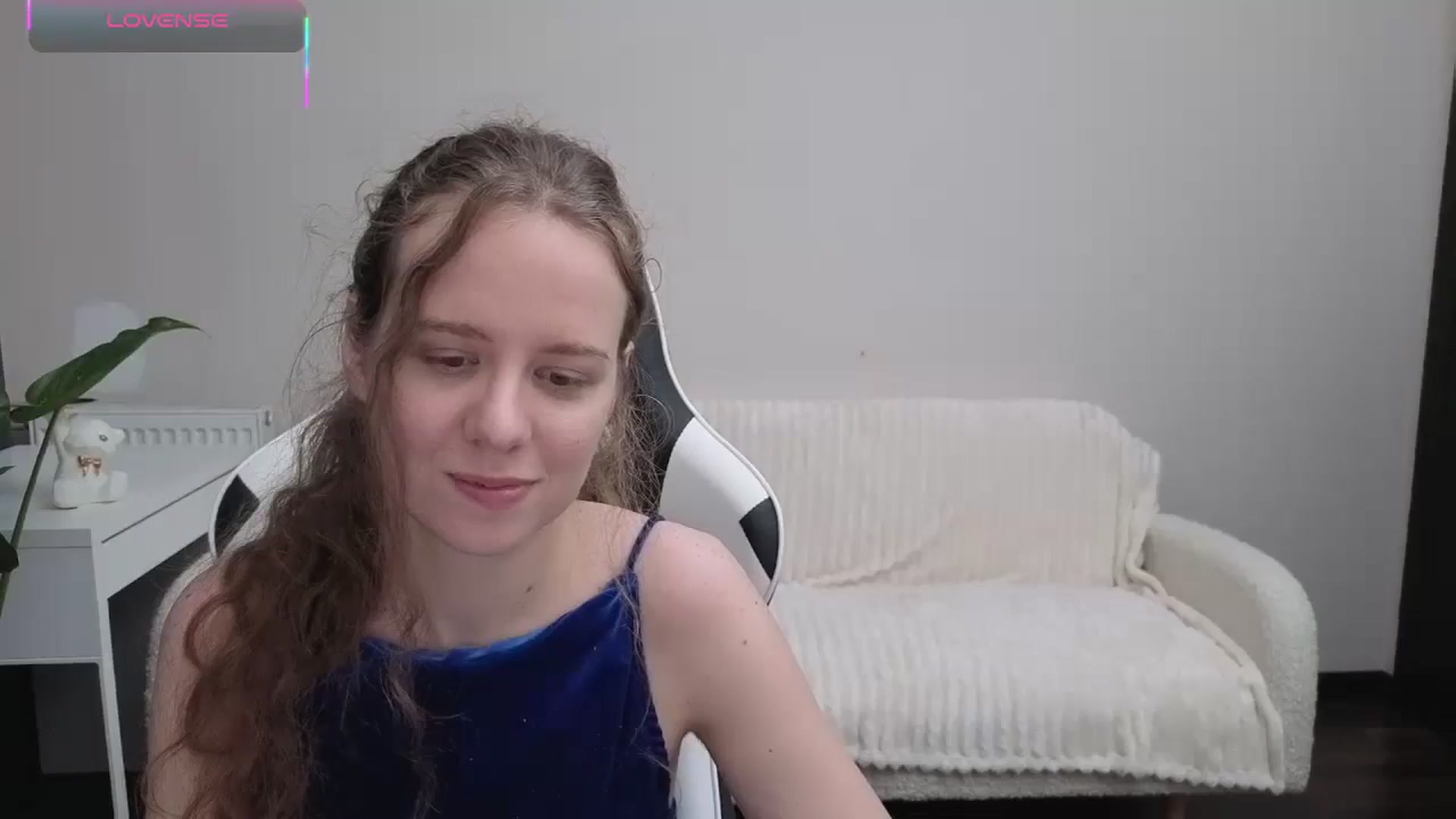 Gallery image thumbnail from BlueFlowerr's myfreecams stream on, 10/15/2025, 23:04 image 14 of 20