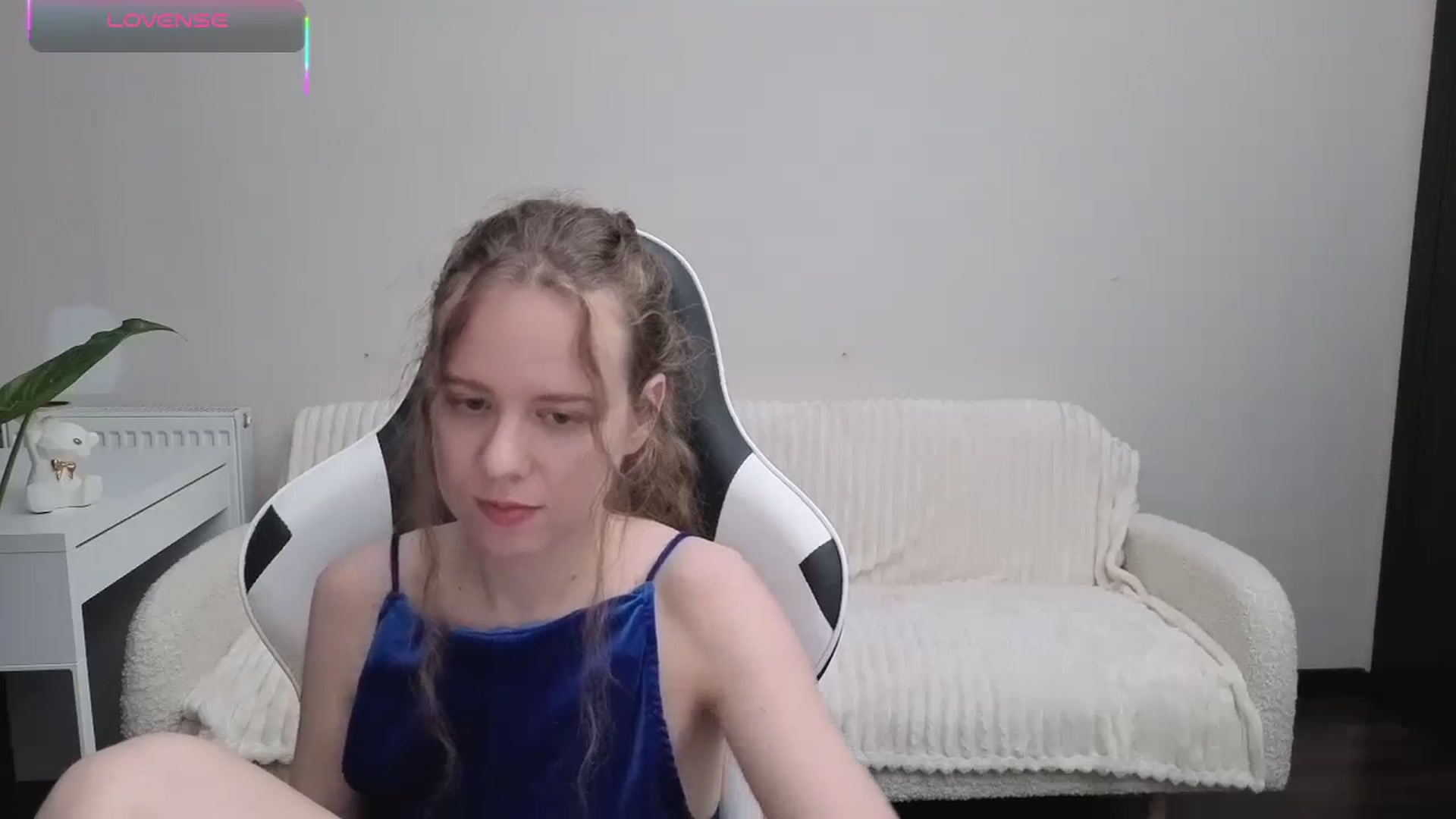 Gallery image thumbnail from BlueFlowerr's myfreecams stream on, 10/15/2025, 23:04 image 4 of 20
