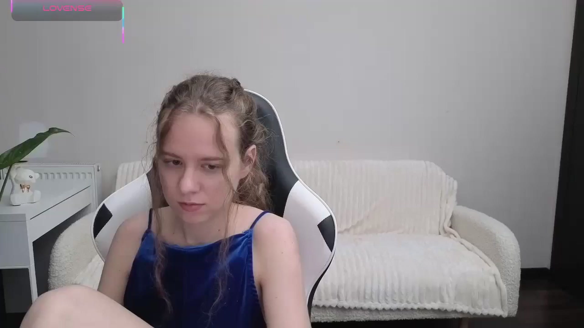 Gallery image thumbnail from BlueFlowerr's myfreecams stream on, 10/15/2025, 23:04 image 3 of 20