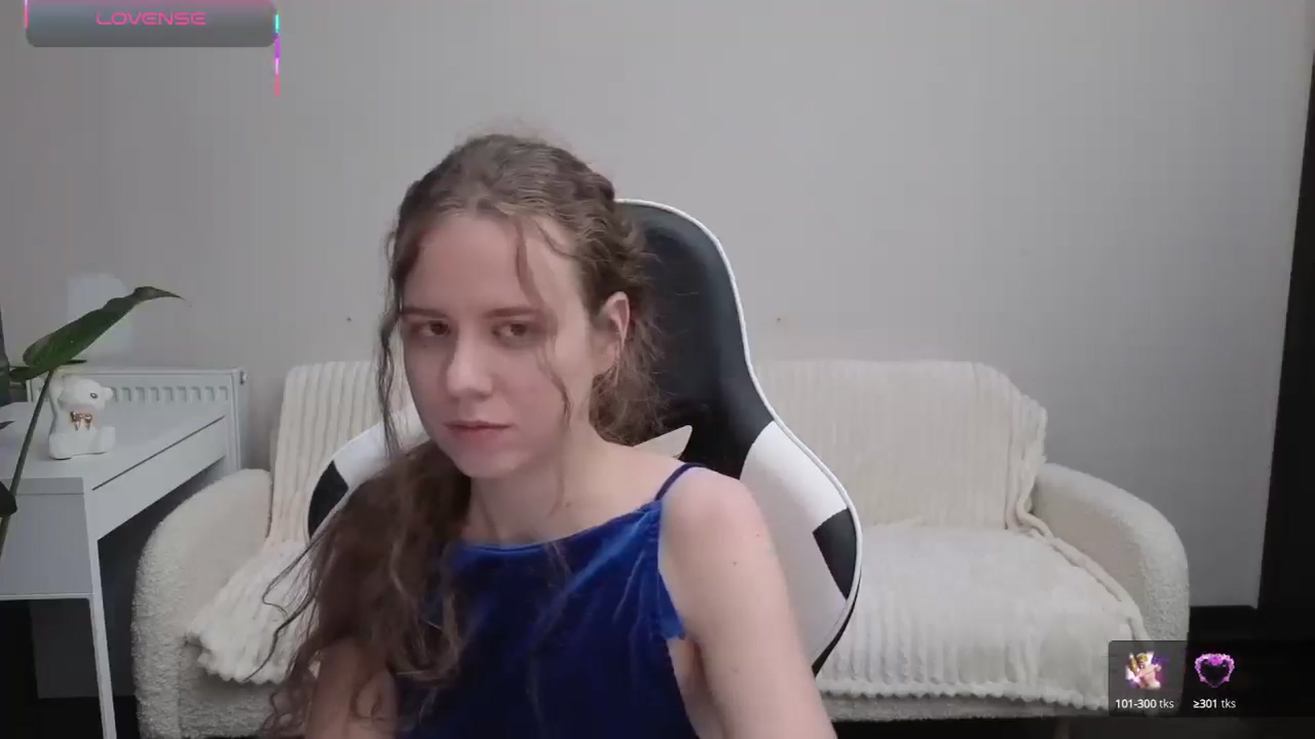 Gallery image thumbnail from BlueFlowerr's myfreecams stream on, 10/16/2025, 01:02 image 5 of 20