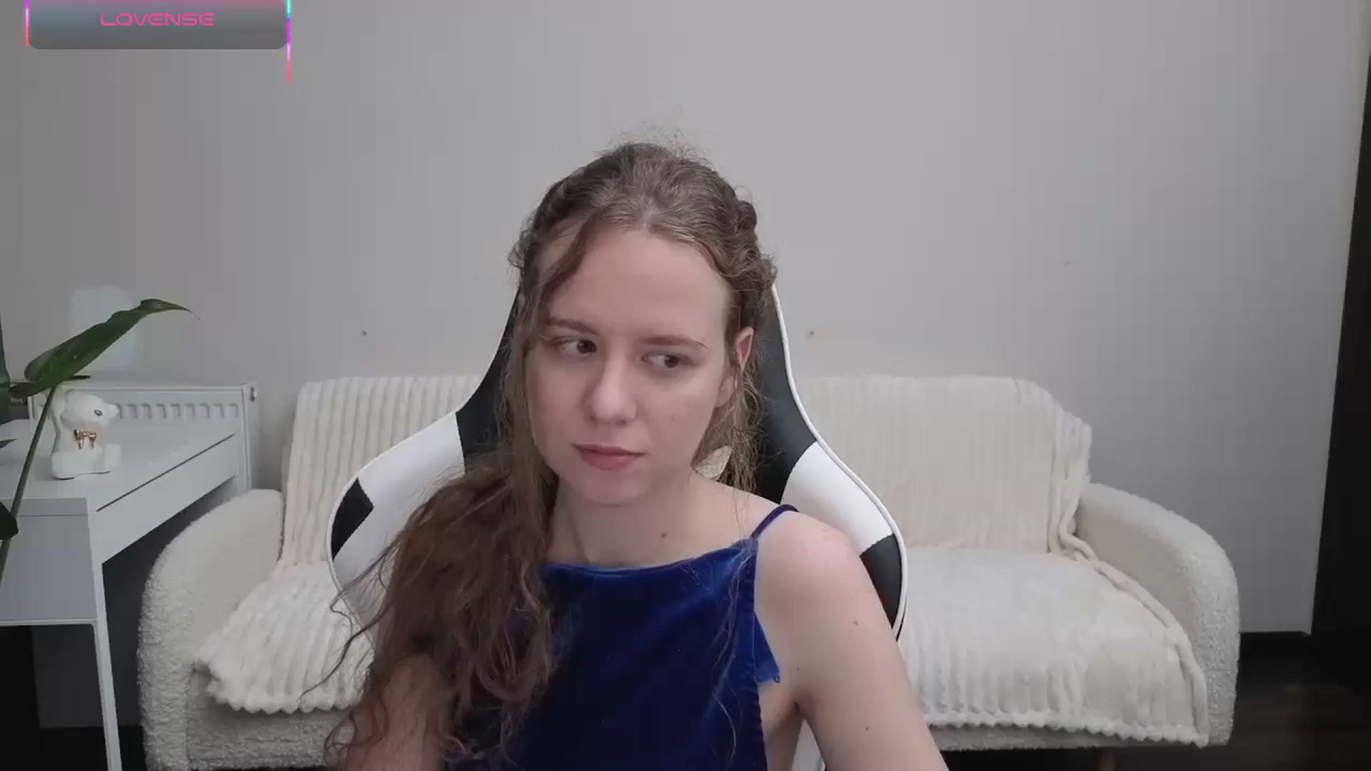 Gallery image thumbnail from BlueFlowerr's myfreecams stream on, 10/16/2025, 01:02 image 6 of 20