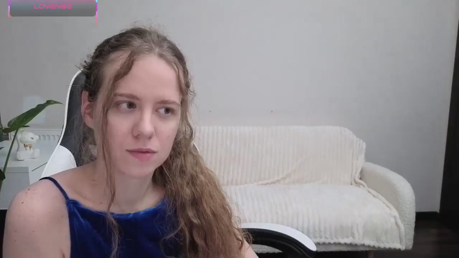 Gallery image thumbnail from BlueFlowerr's myfreecams stream on, 10/16/2025, 01:02 image 11 of 20