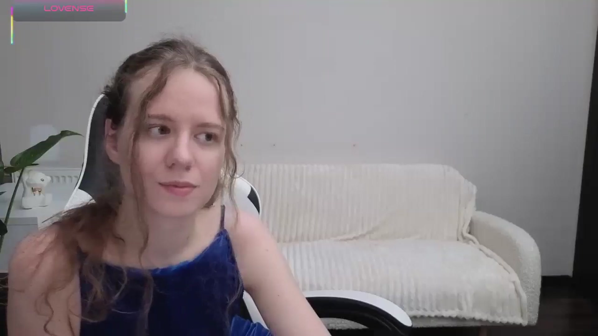 Gallery image thumbnail from BlueFlowerr's myfreecams stream on, 10/16/2025, 01:02 image 9 of 20