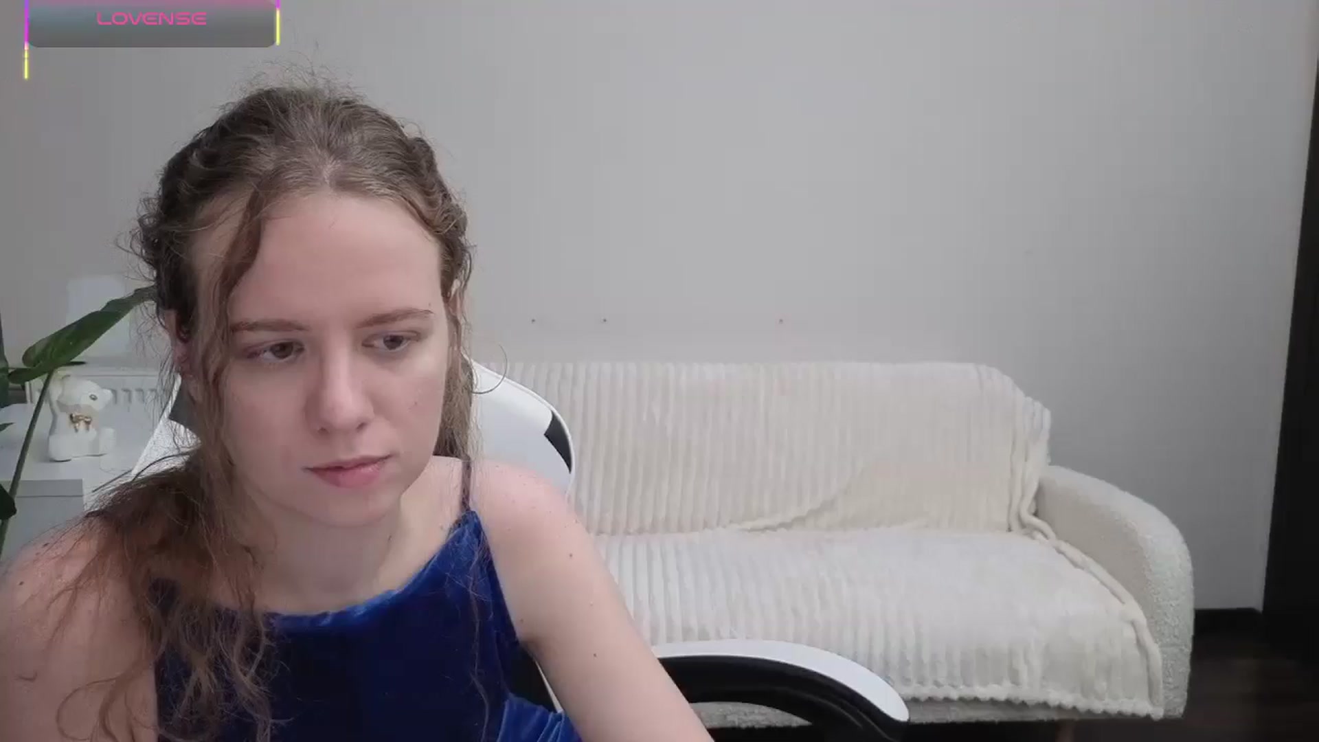 Gallery image thumbnail from BlueFlowerr's myfreecams stream on, 10/16/2025, 01:02 image 10 of 20