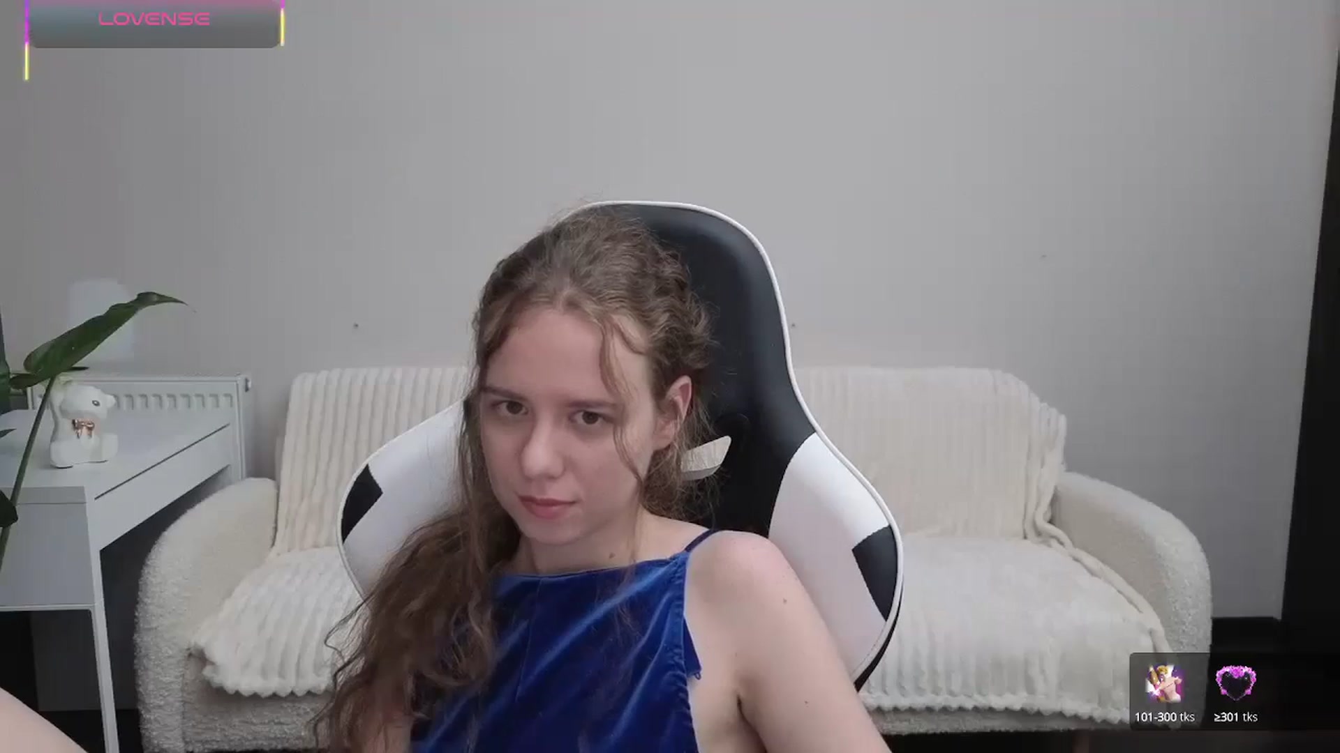 Gallery image thumbnail from BlueFlowerr's myfreecams stream on, 10/16/2025, 01:02 image 2 of 20