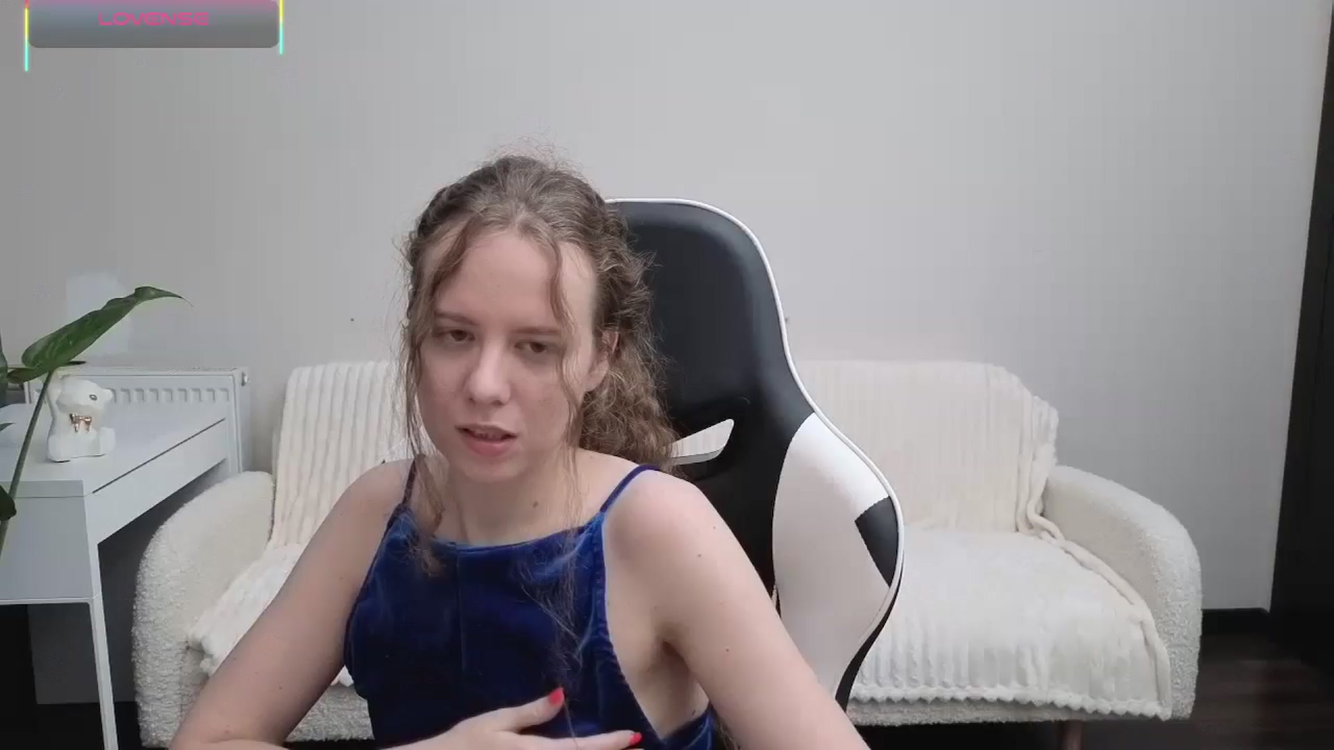 Gallery image thumbnail from BlueFlowerr's myfreecams stream on, 10/16/2025, 01:02 image 15 of 20