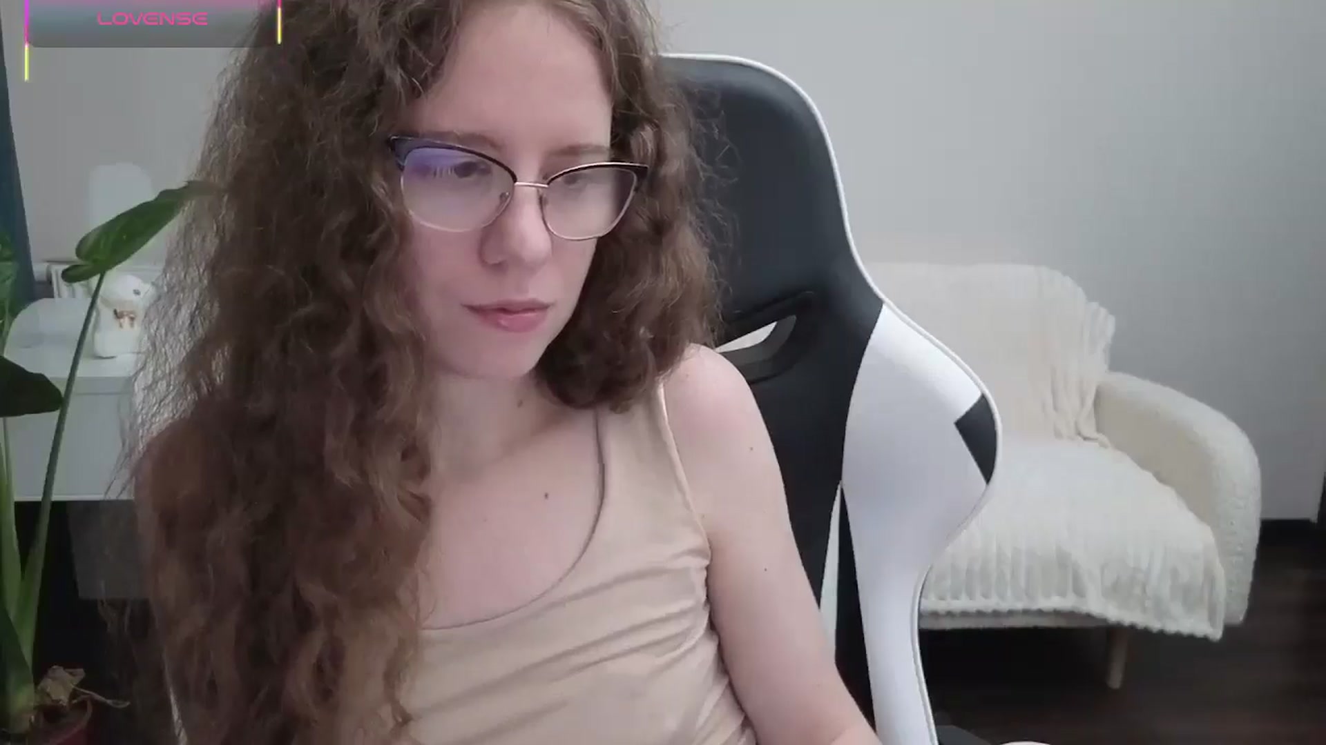 Gallery image thumbnail from BlueFlowerr's myfreecams stream on, 10/18/2025, 17:27 image 10 of 20
