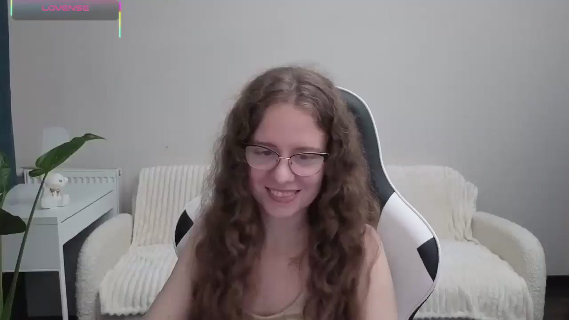 Gallery image thumbnail from BlueFlowerr's myfreecams stream on, 10/18/2025, 17:27 image 15 of 20