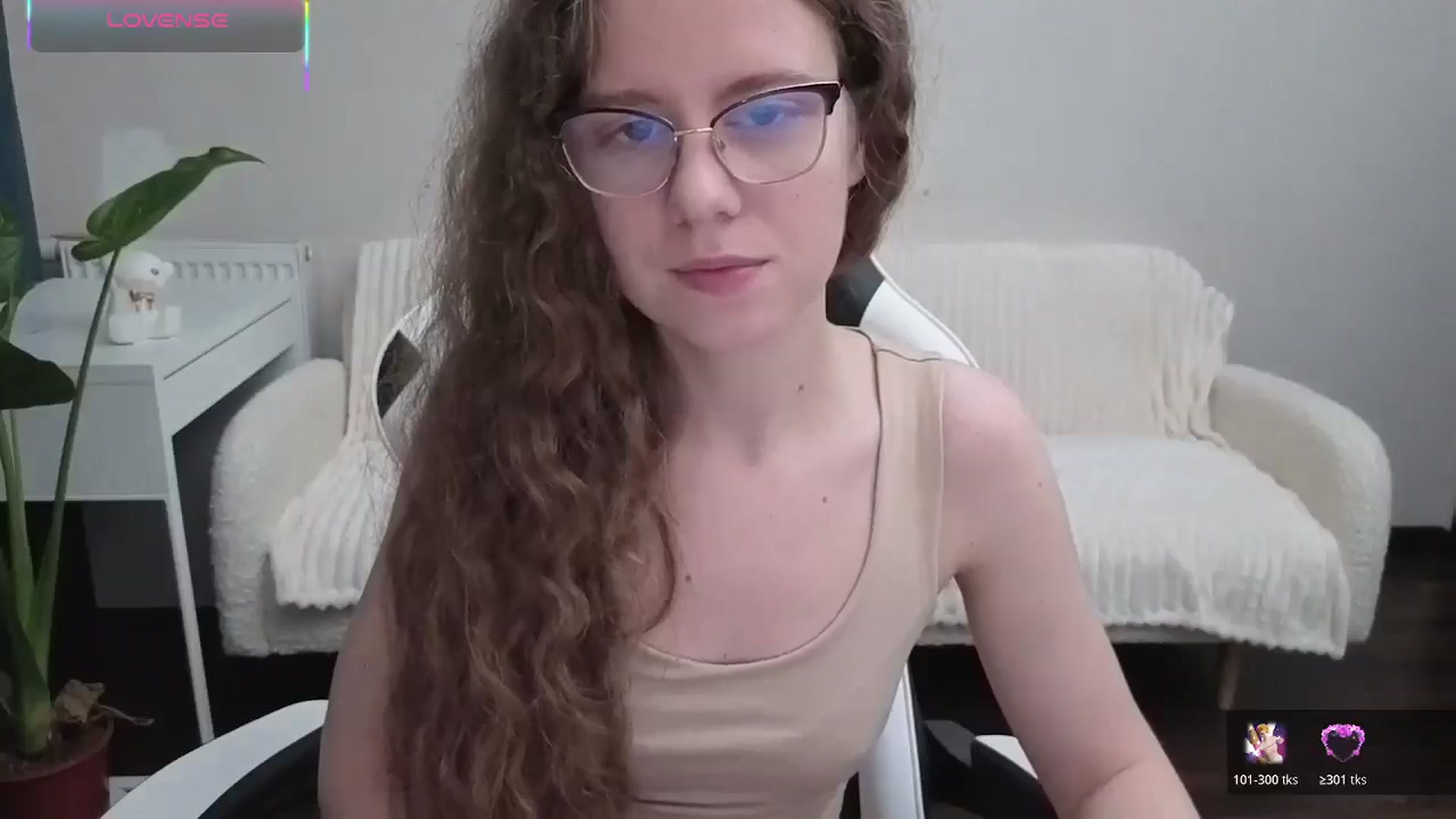 Gallery image thumbnail from BlueFlowerr's myfreecams stream on, 10/18/2025, 19:31 image 3 of 20