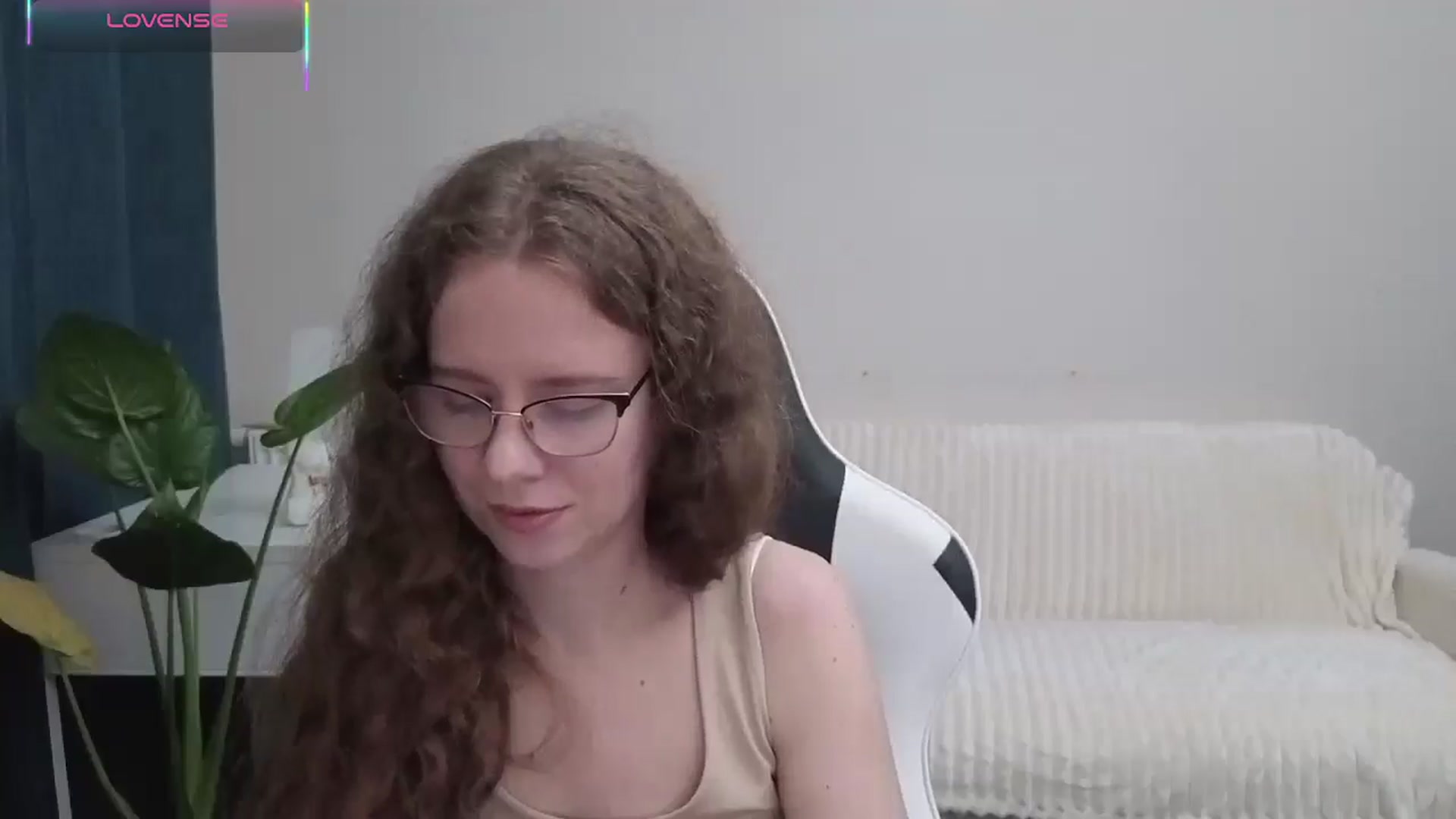 Gallery image thumbnail from BlueFlowerr's myfreecams stream on, 10/18/2025, 19:31 image 17 of 20