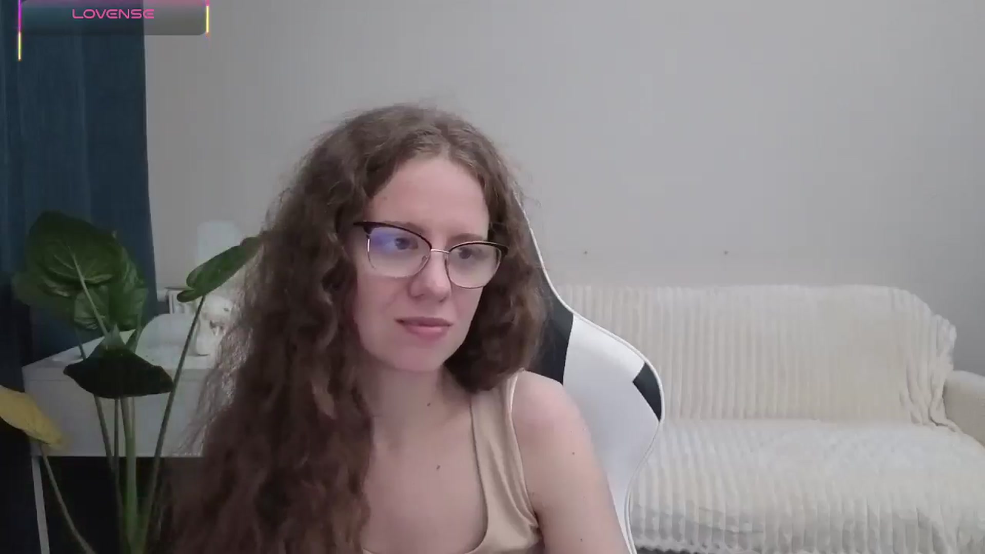 Gallery image thumbnail from BlueFlowerr's myfreecams stream on, 10/18/2025, 19:31 image 16 of 20