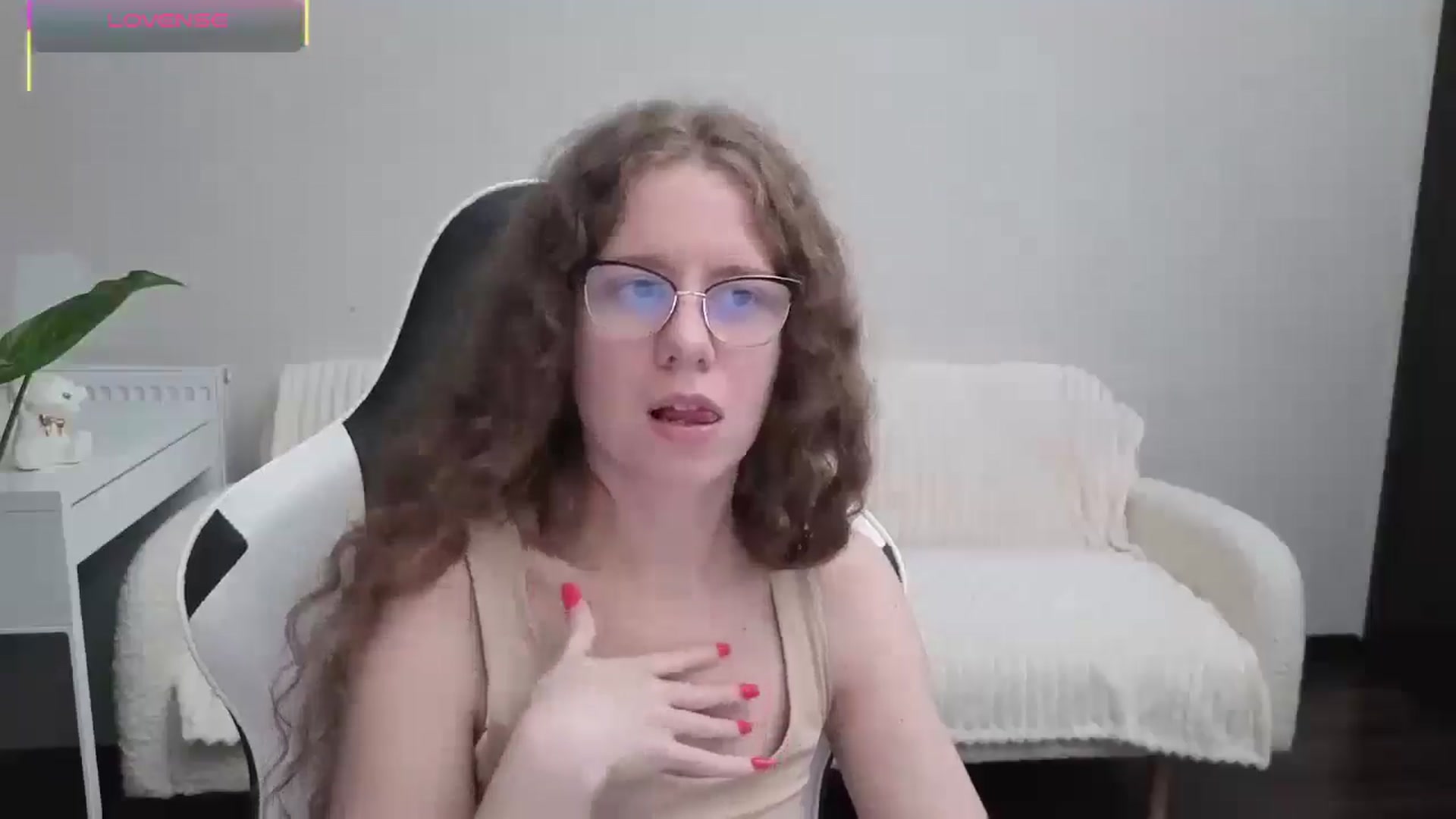 Gallery image thumbnail from BlueFlowerr's myfreecams stream on, 10/18/2025, 19:31 image 10 of 20