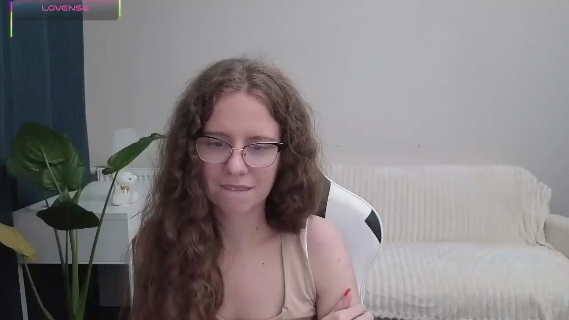 Gallery image thumbnail from BlueFlowerr's myfreecams stream on, 10/18/2025, 19:31 image 19 of 20