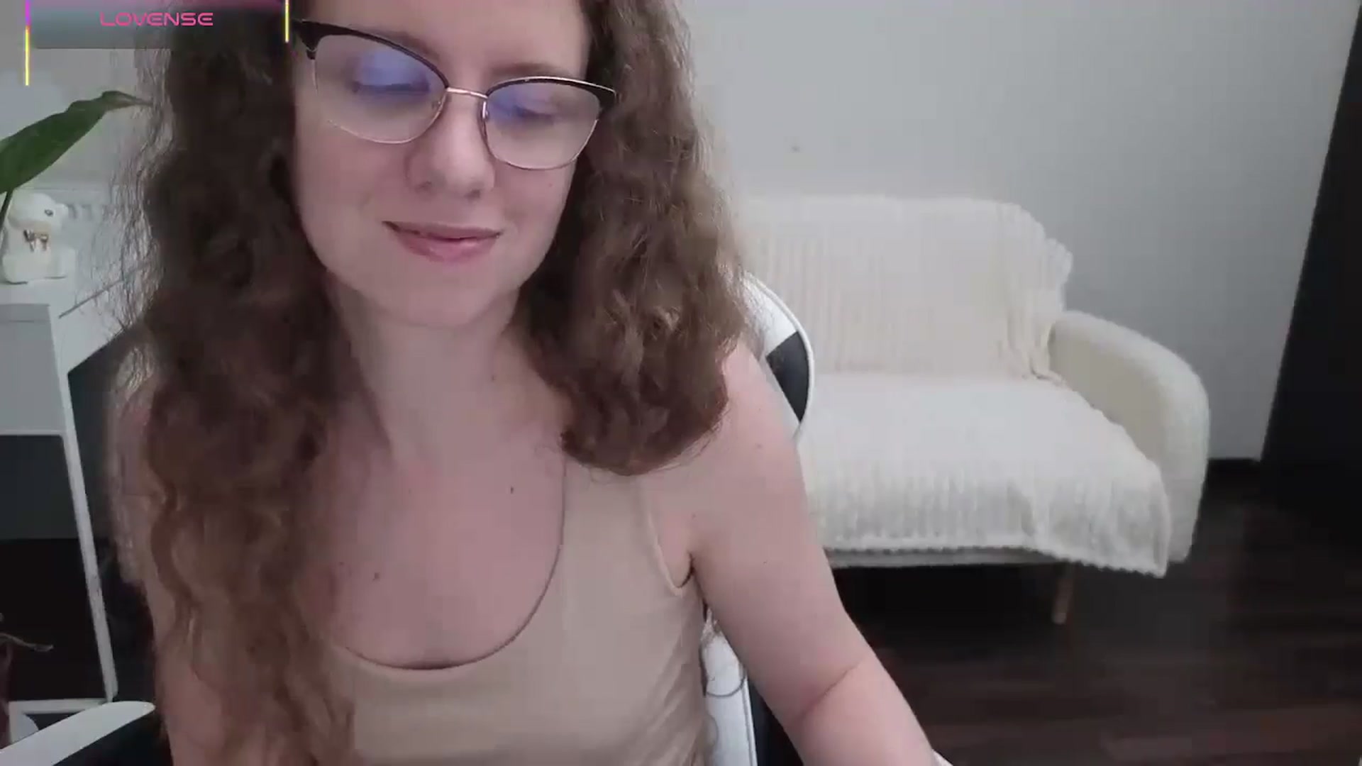Gallery image thumbnail from BlueFlowerr's myfreecams stream on, 10/18/2025, 19:31 image 8 of 20