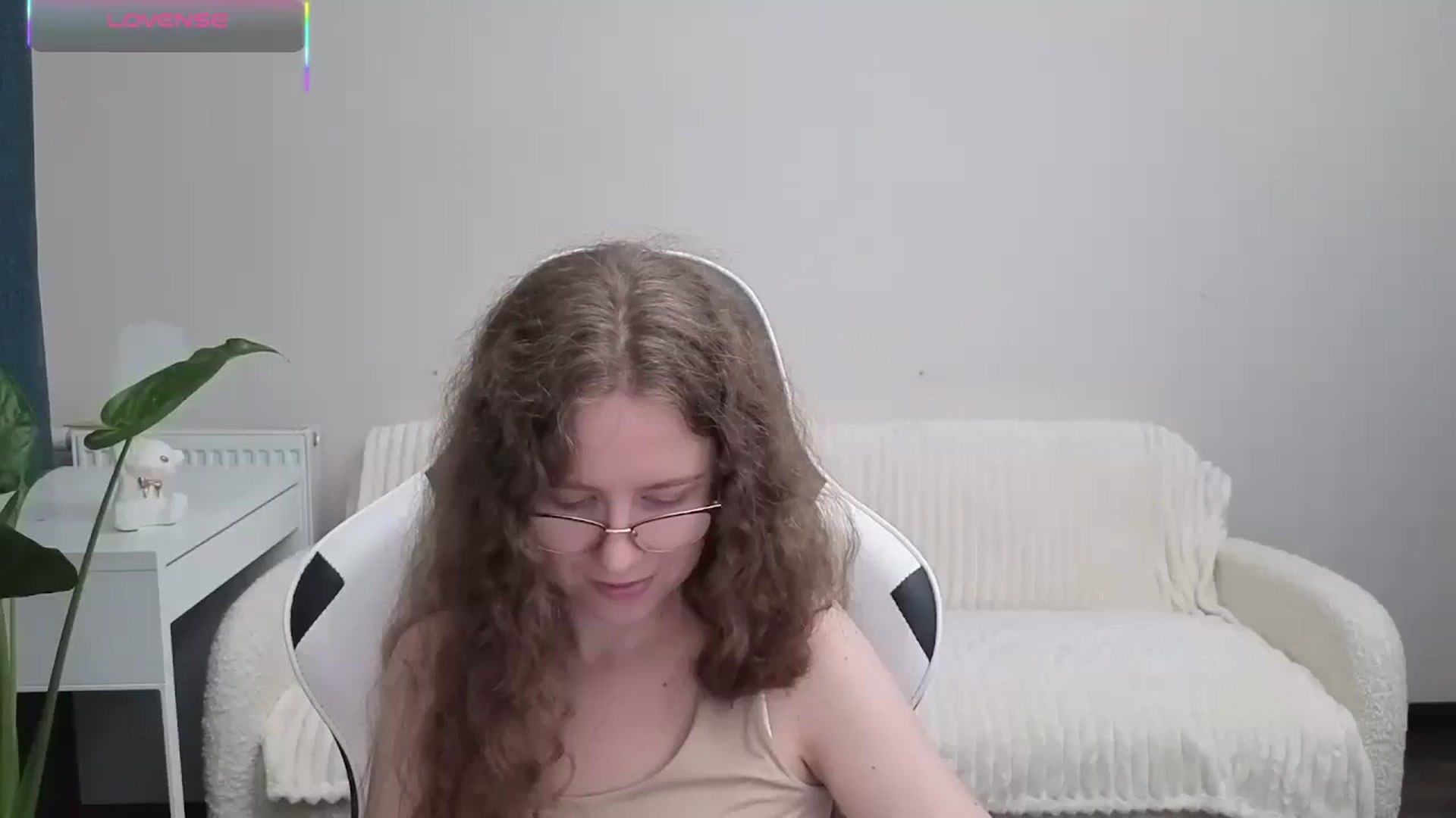 Gallery image thumbnail from BlueFlowerr's myfreecams stream on, 10/18/2025, 19:31 image 7 of 20