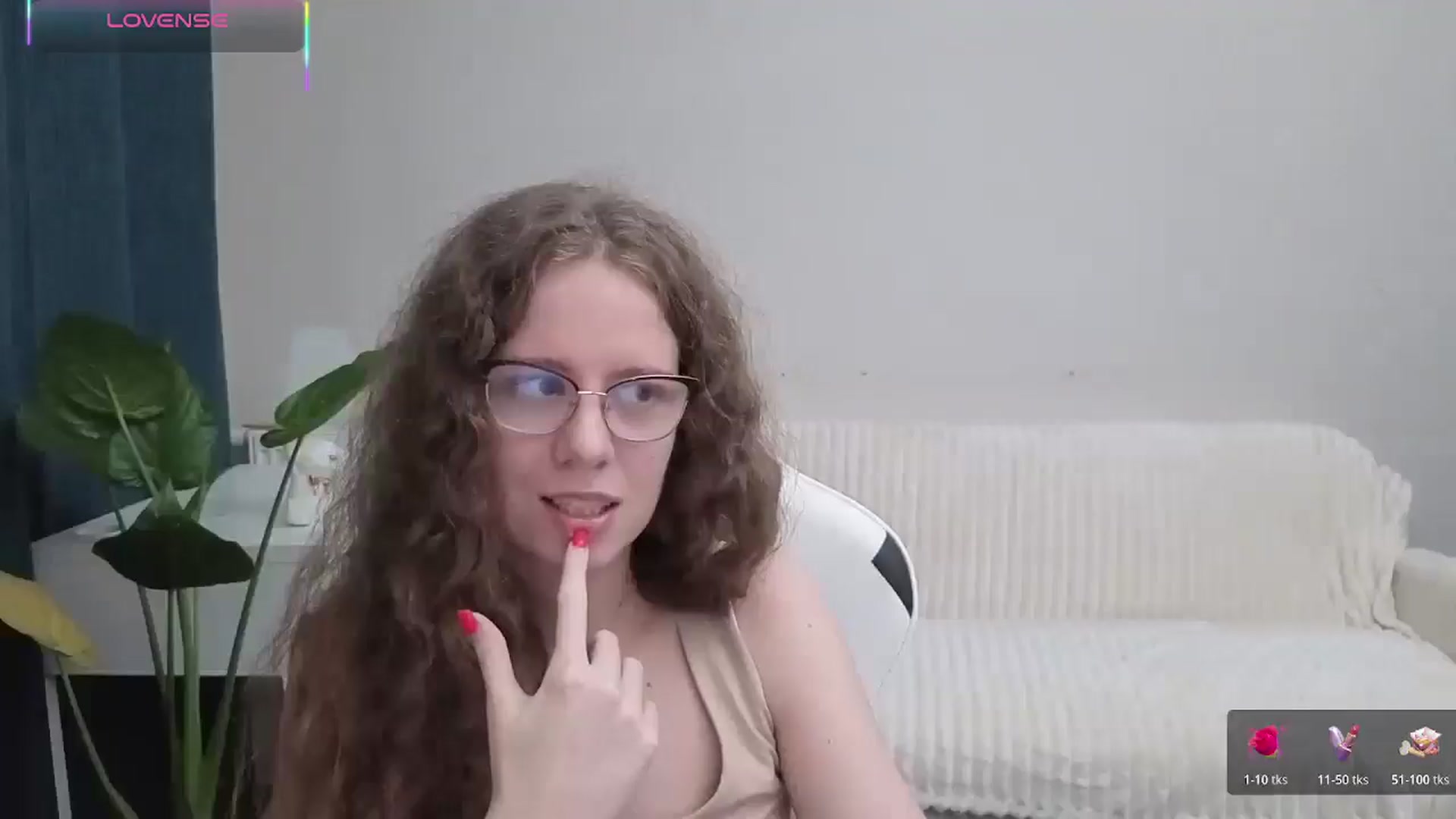 Gallery image thumbnail from BlueFlowerr's myfreecams stream on, 10/18/2025, 19:31 image 20 of 20