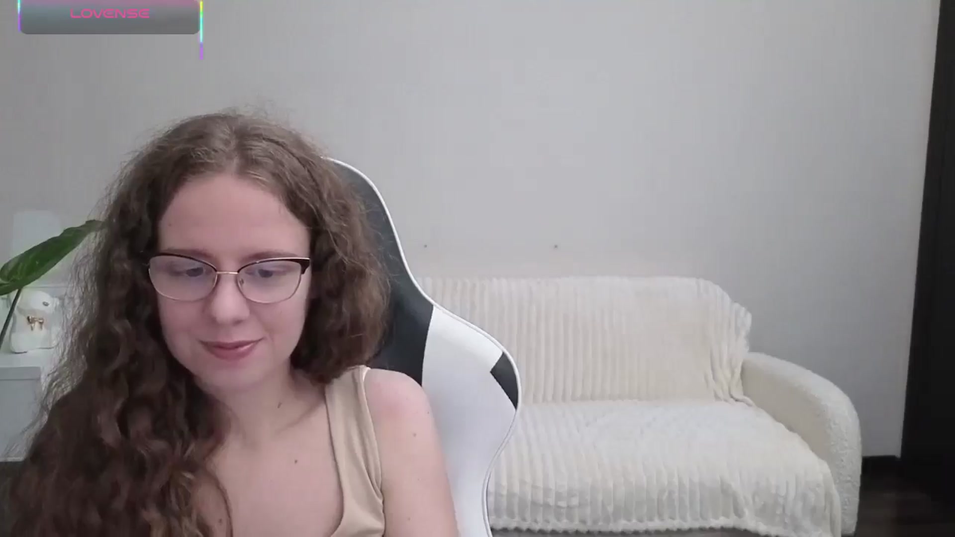Gallery image thumbnail from BlueFlowerr's myfreecams stream on, 10/18/2025, 19:31 image 15 of 20