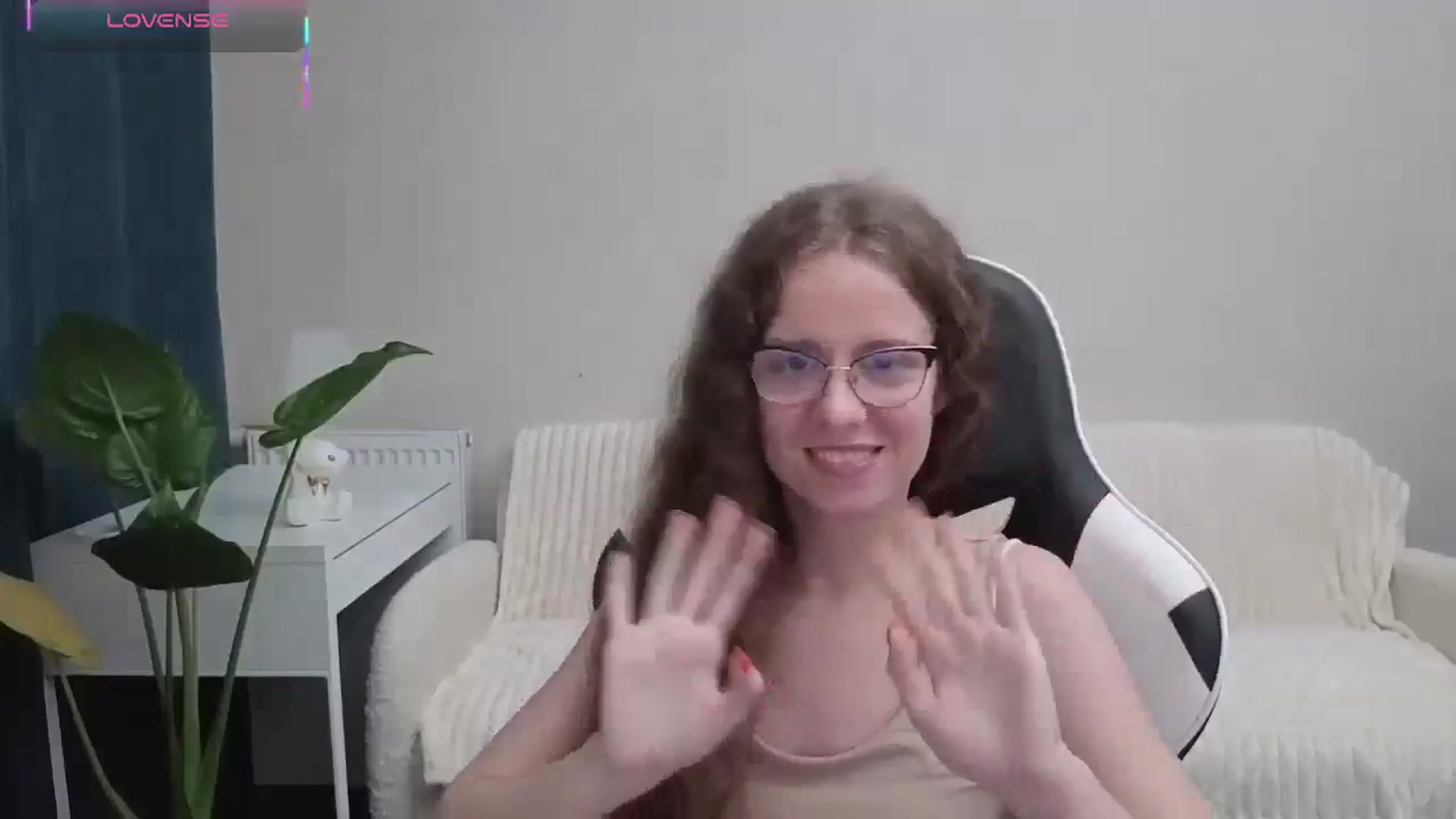 Gallery image thumbnail from BlueFlowerr's myfreecams stream on, 10/18/2025, 19:54 image 20 of 20