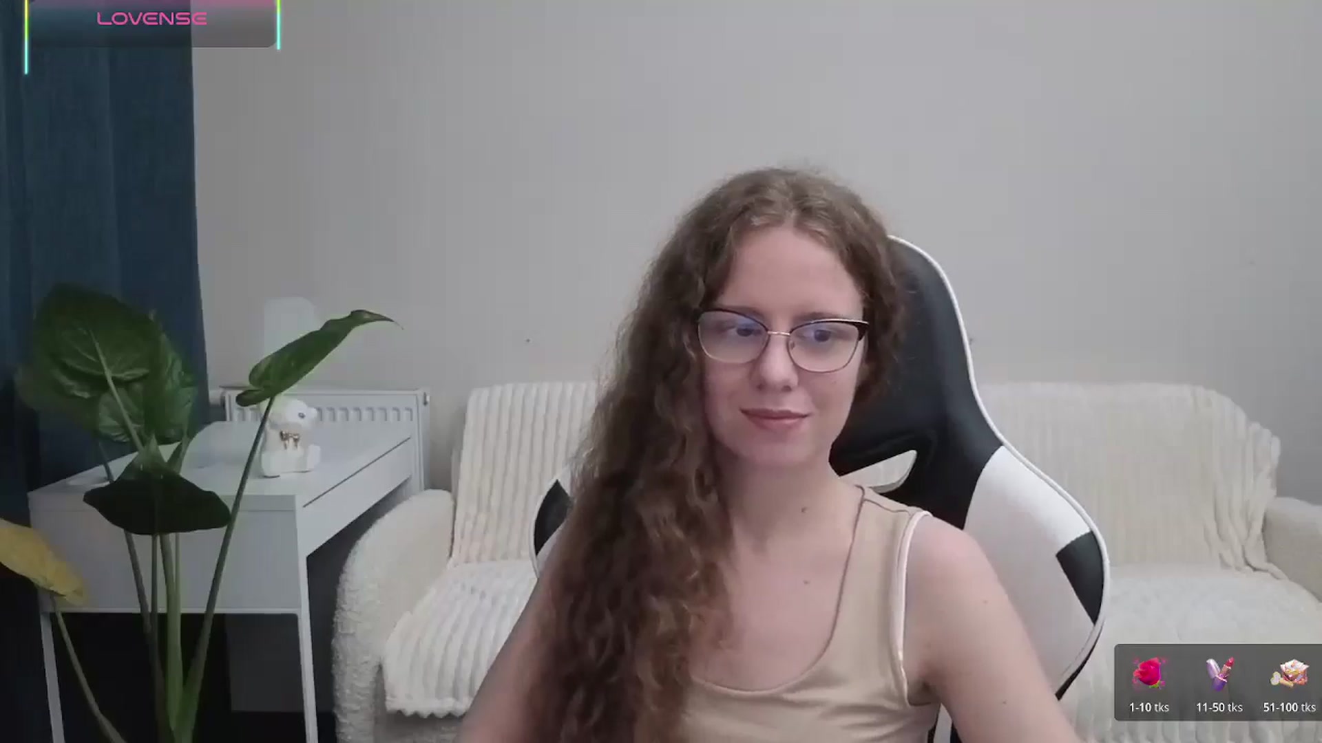 Gallery image thumbnail from BlueFlowerr's myfreecams stream on, 10/18/2025, 19:54 image 10 of 20