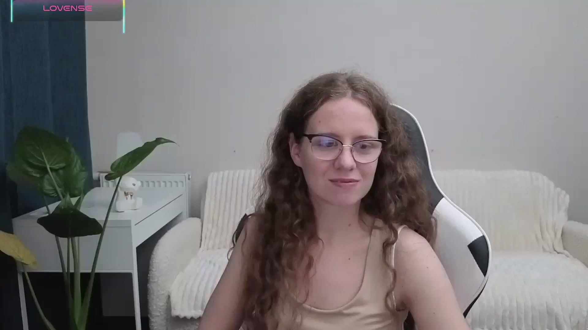 Gallery image thumbnail from BlueFlowerr's myfreecams stream on, 10/18/2025, 19:54 image 9 of 20