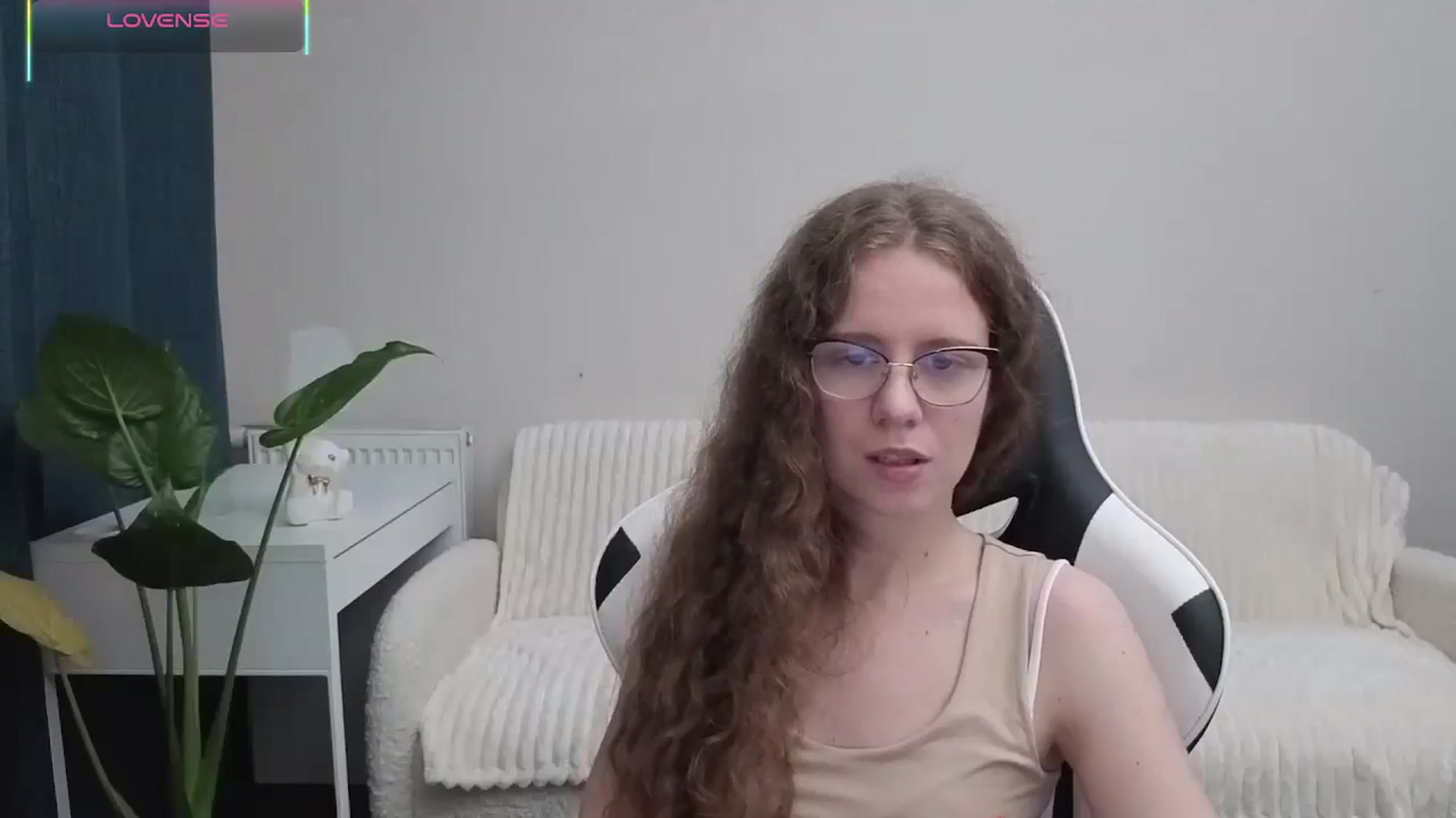 Gallery image thumbnail from BlueFlowerr's myfreecams stream on, 10/18/2025, 19:54 image 16 of 20