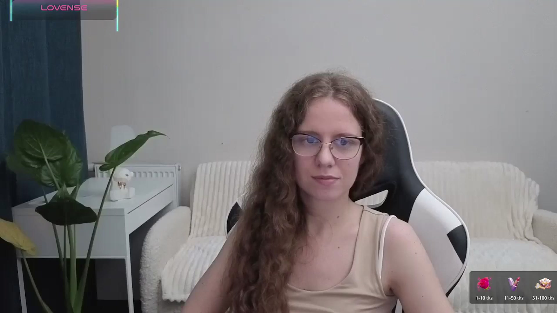 Gallery image thumbnail from BlueFlowerr's myfreecams stream on, 10/18/2025, 19:54 image 17 of 20
