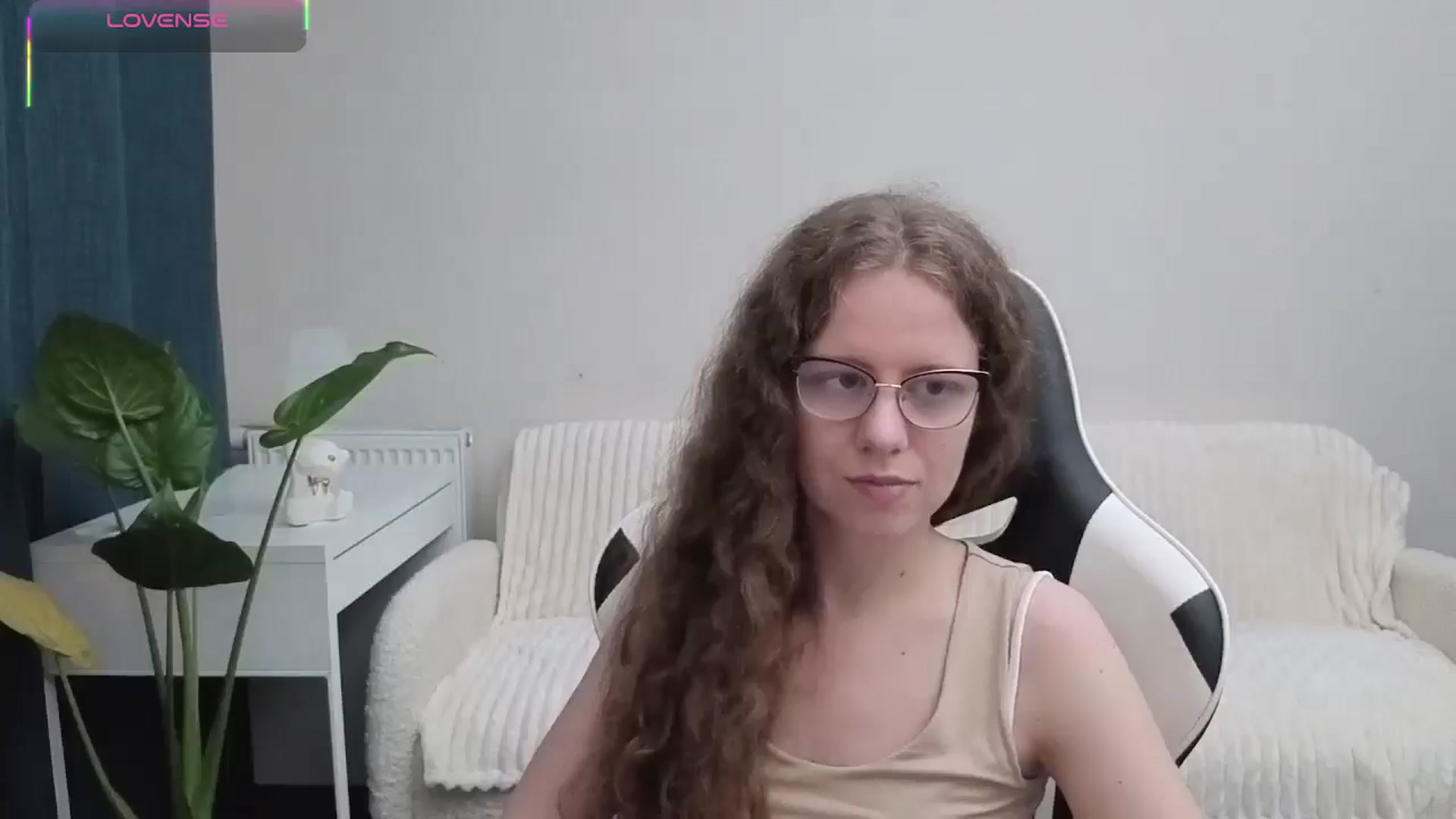 Gallery image thumbnail from BlueFlowerr's myfreecams stream on, 10/18/2025, 19:54 image 19 of 20