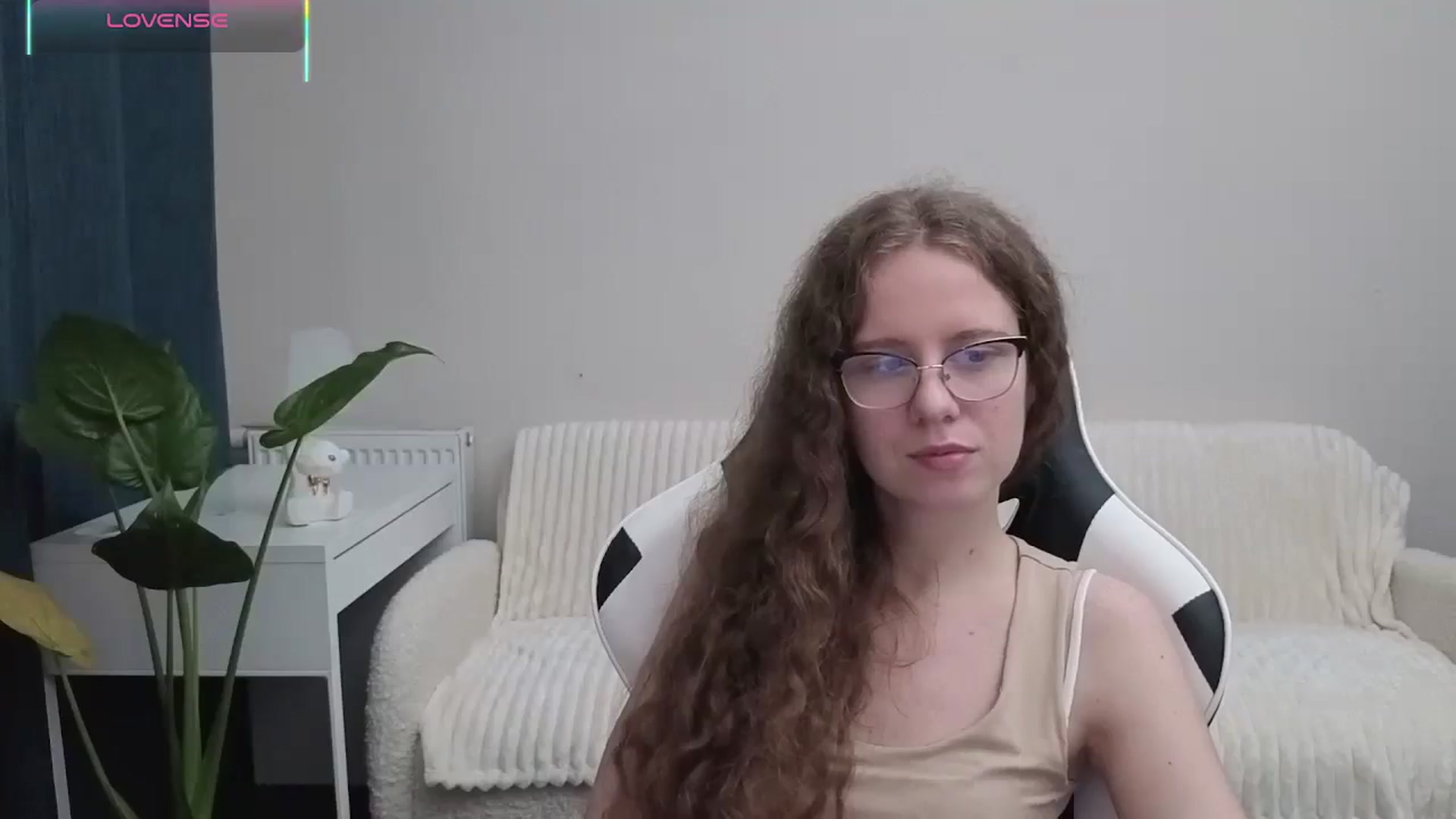 Gallery image thumbnail from BlueFlowerr's myfreecams stream on, 10/18/2025, 19:54 image 13 of 20