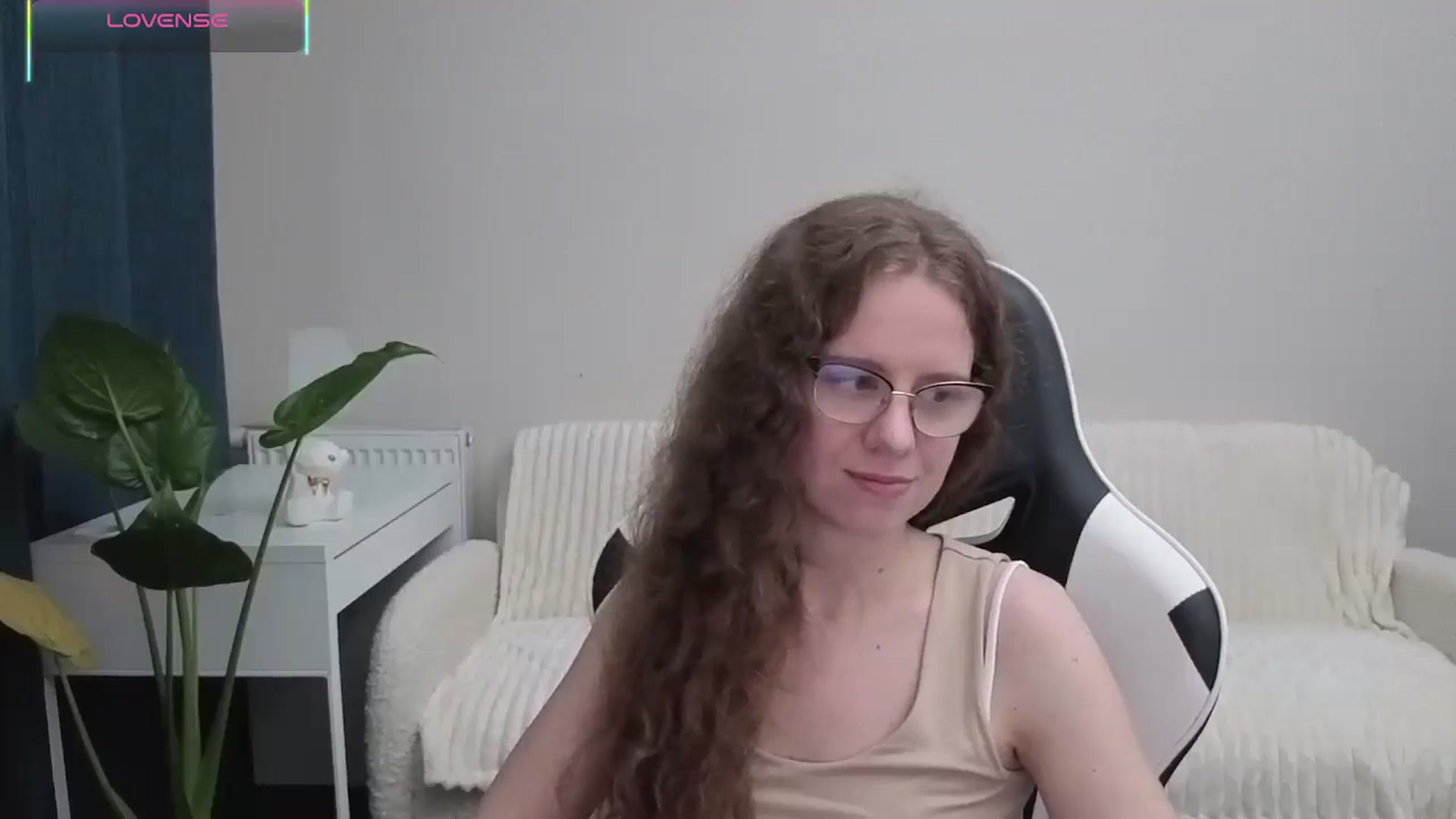 Gallery image thumbnail from BlueFlowerr's myfreecams stream on, 10/18/2025, 19:54 image 18 of 20
