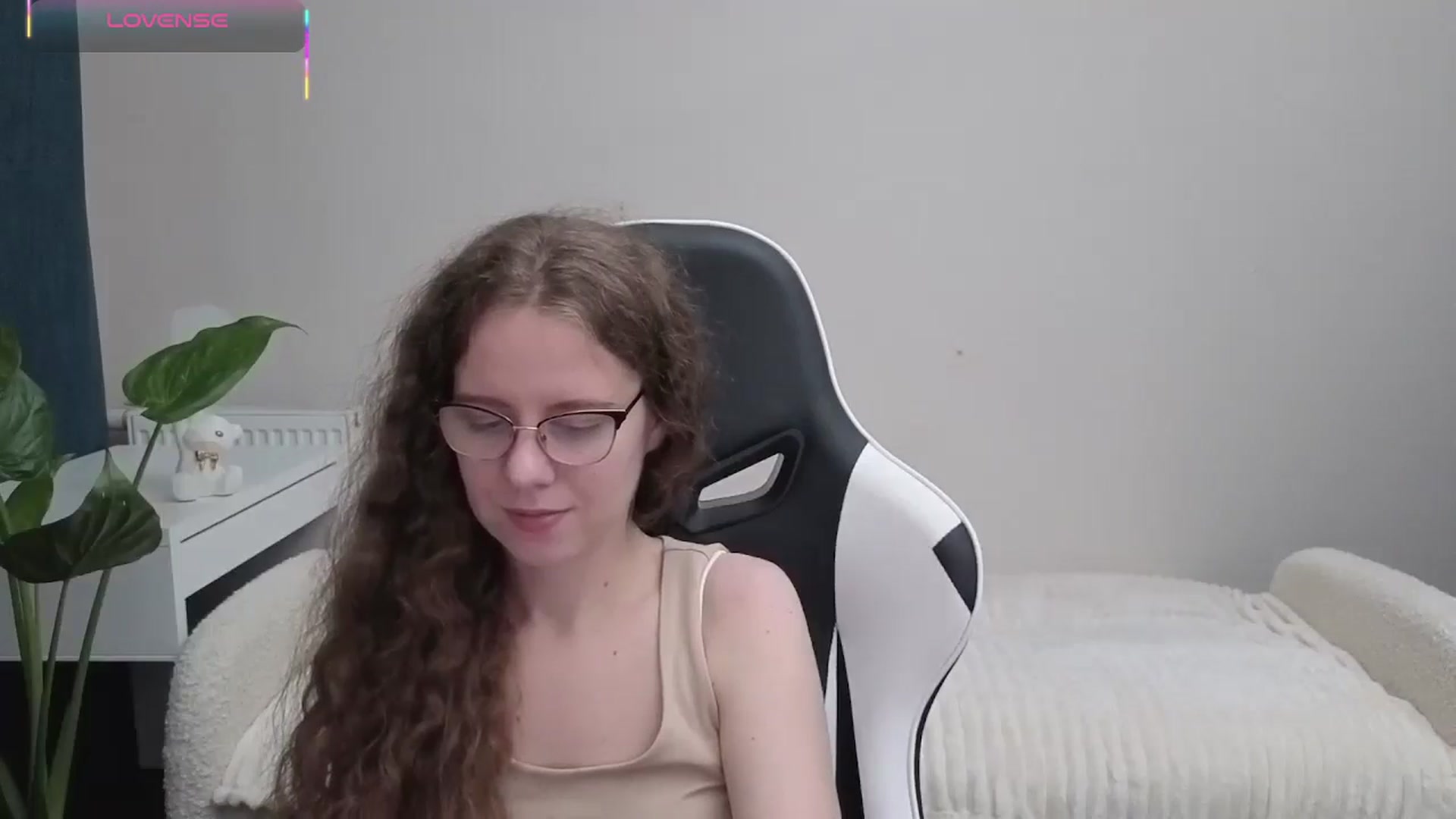 Gallery image thumbnail from BlueFlowerr's myfreecams stream on, 10/18/2025, 21:13 image 2 of 20