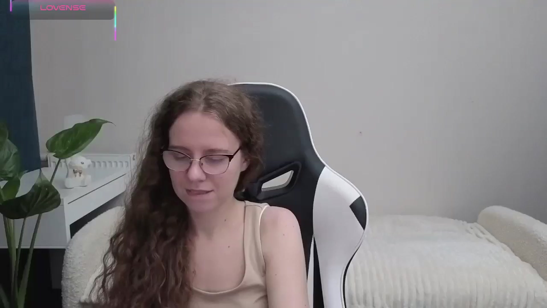 Gallery image thumbnail from BlueFlowerr's myfreecams stream on, 10/18/2025, 21:13 image 1 of 20