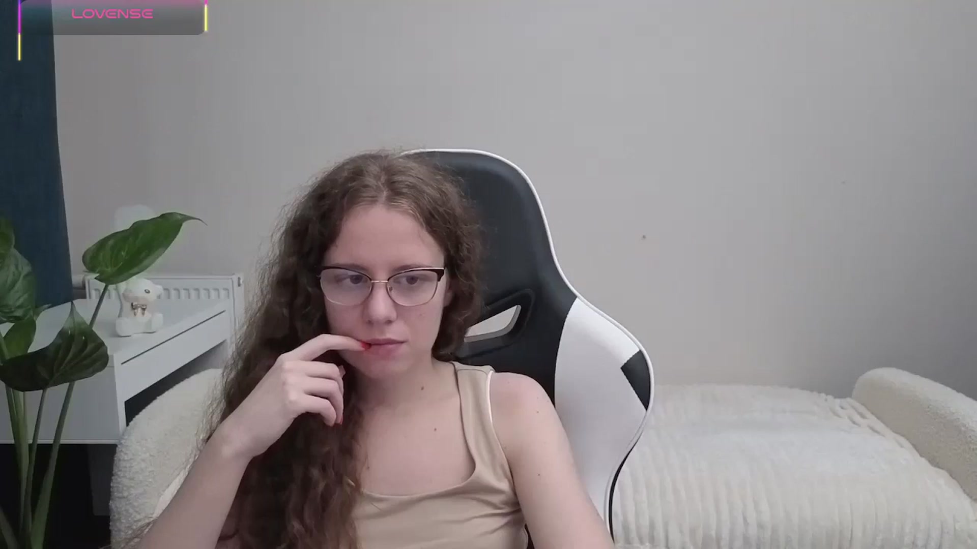 Gallery image thumbnail from BlueFlowerr's myfreecams stream on, 10/18/2025, 21:13 image 4 of 20