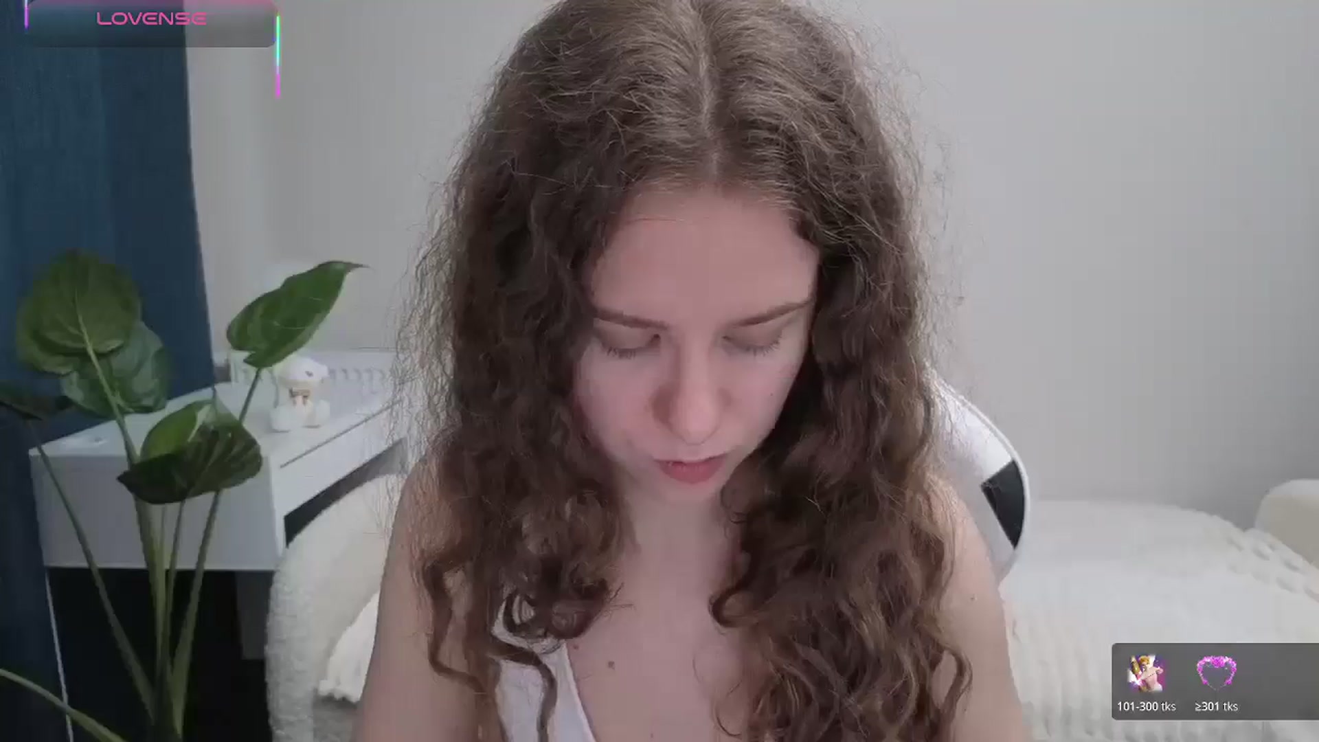 Gallery image thumbnail from BlueFlowerr's myfreecams stream on, 10/19/2025, 15:26 image 16 of 20