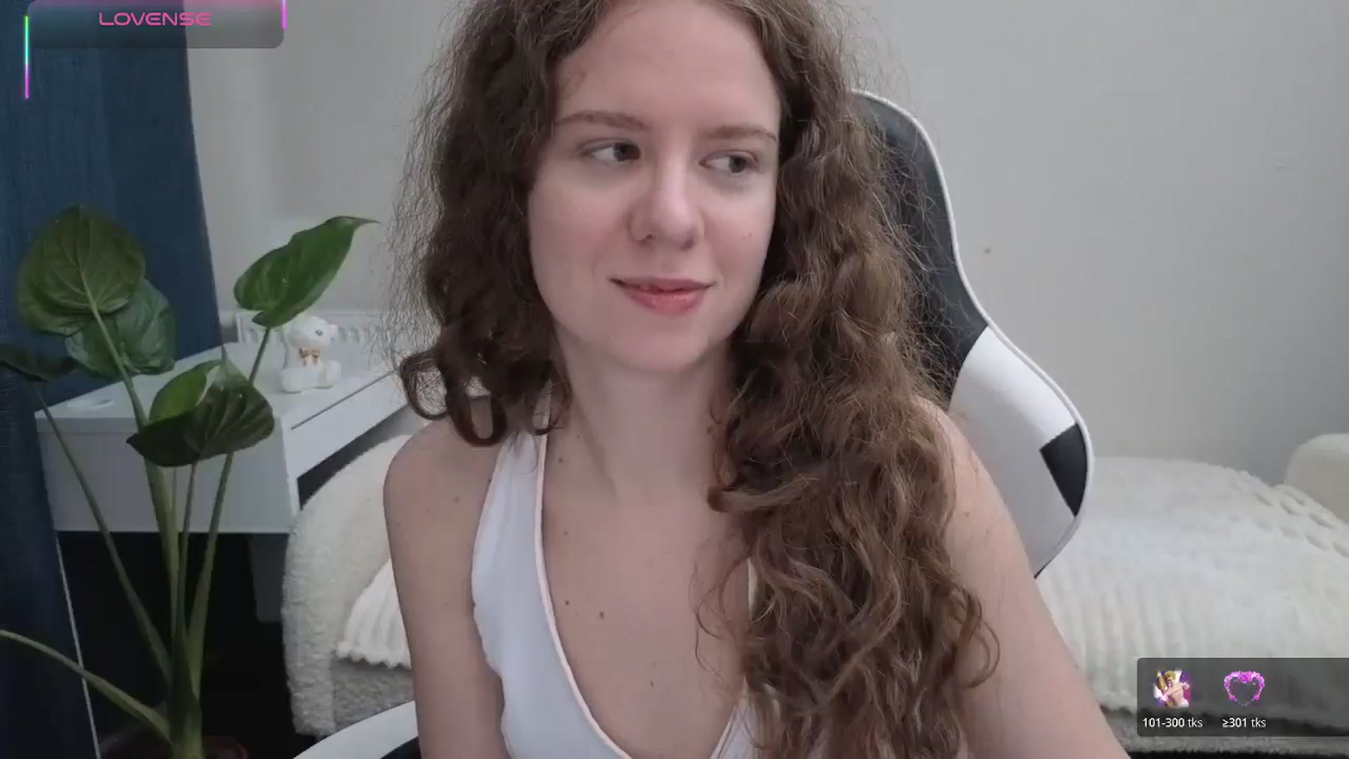 Gallery image thumbnail from BlueFlowerr's myfreecams stream on, 10/19/2025, 15:26 image 12 of 20