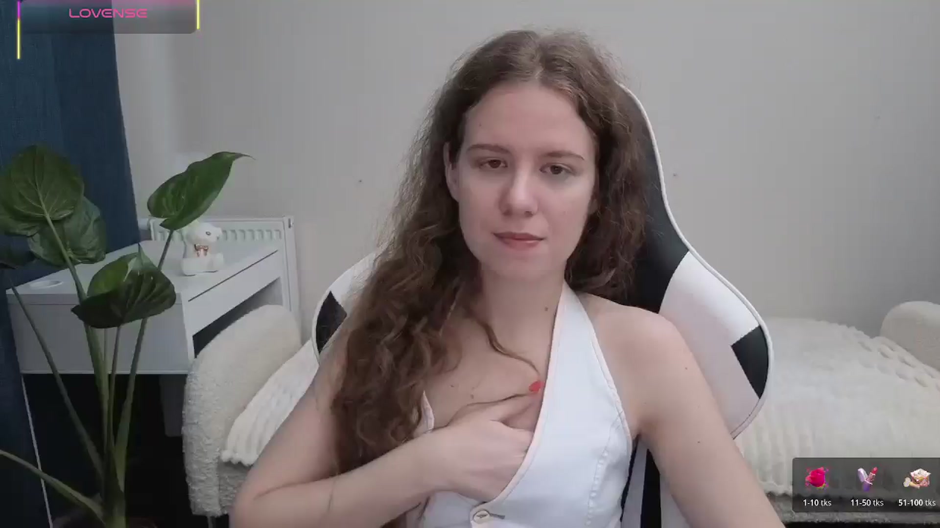 Gallery image thumbnail from BlueFlowerr's myfreecams stream on, 10/19/2025, 15:26 image 7 of 20