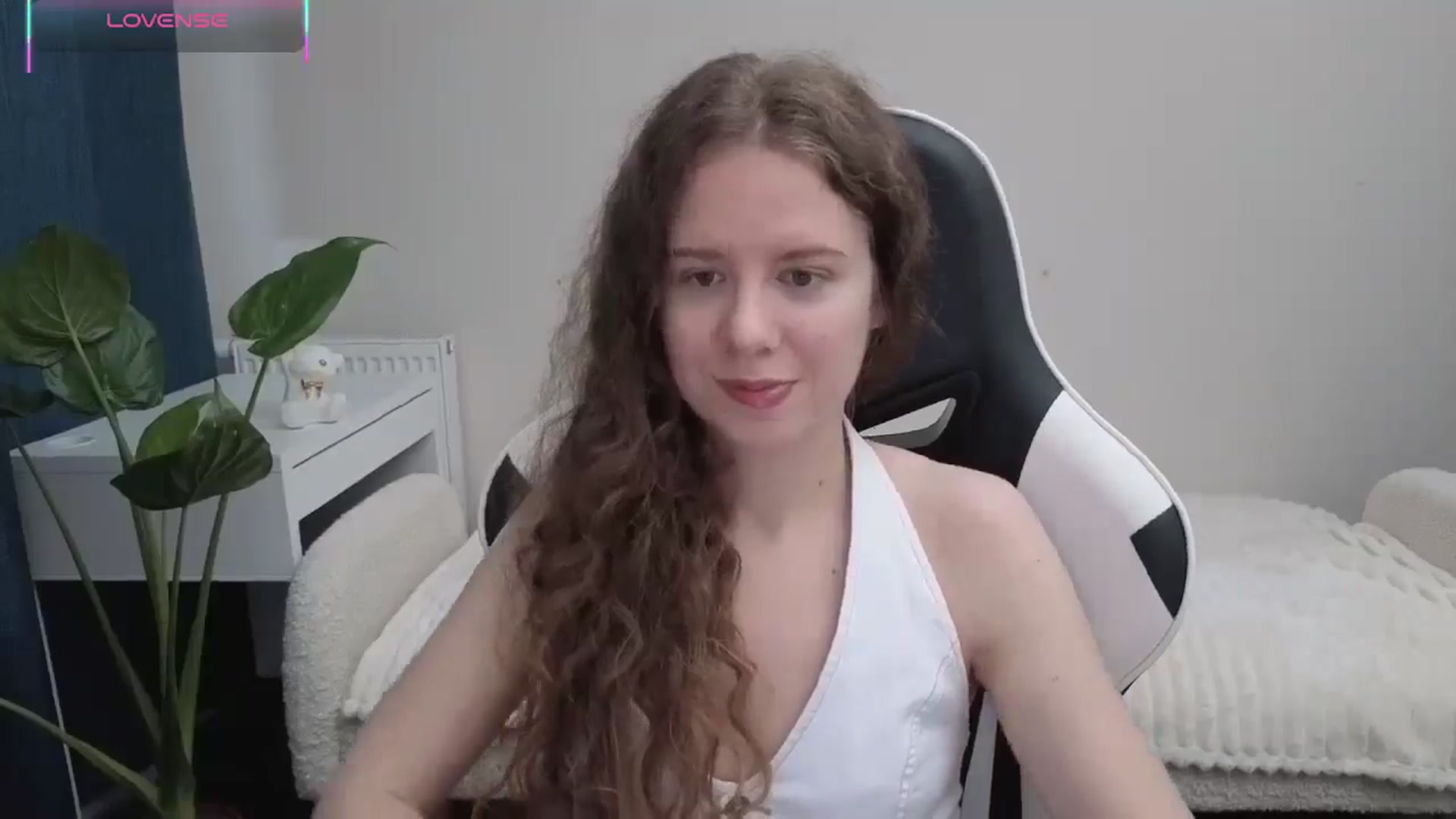 Gallery image thumbnail from BlueFlowerr's myfreecams stream on, 10/19/2025, 15:26 image 2 of 20