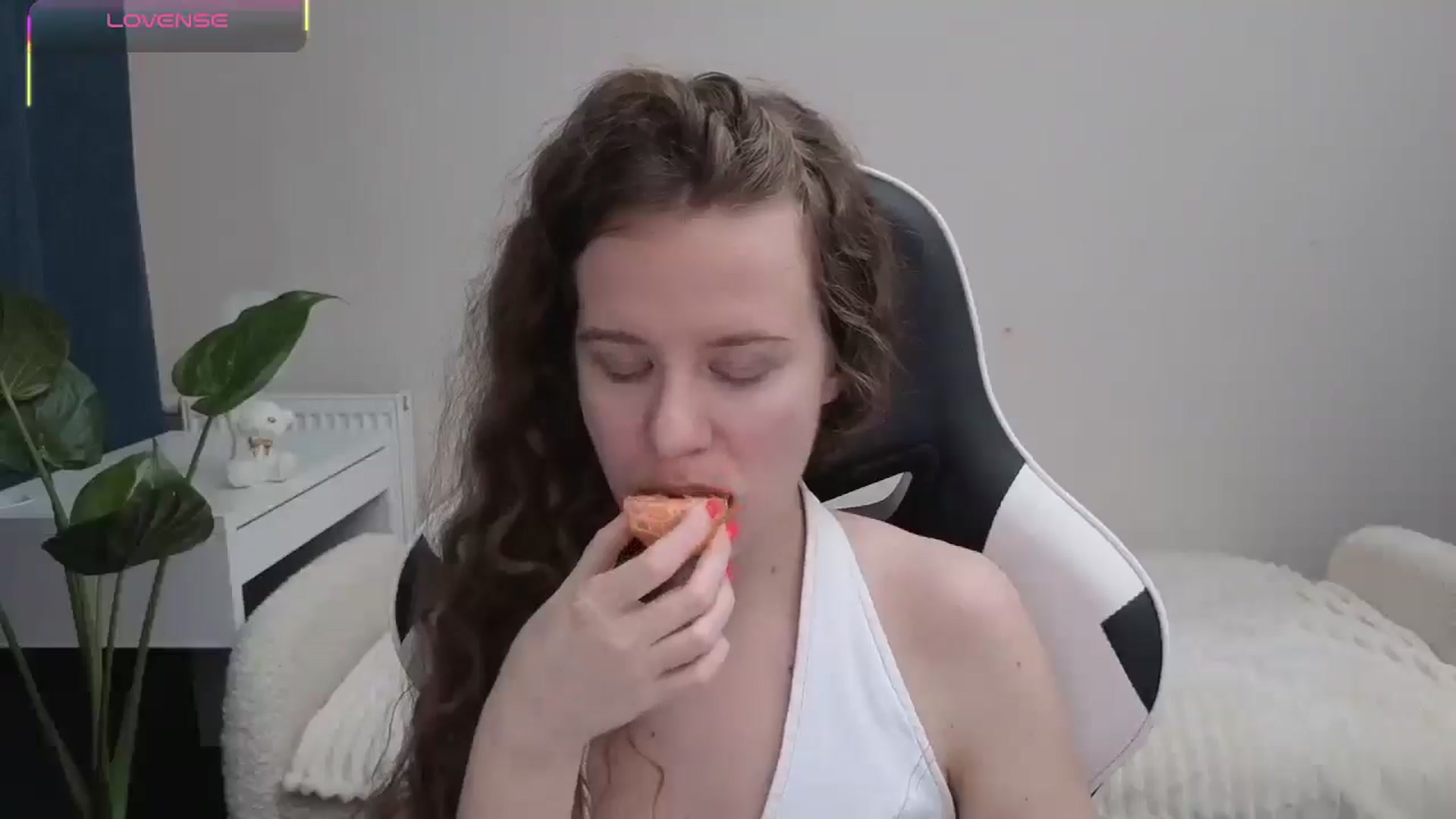 Gallery image thumbnail from BlueFlowerr's myfreecams stream on, 10/19/2025, 16:02 image 15 of 20