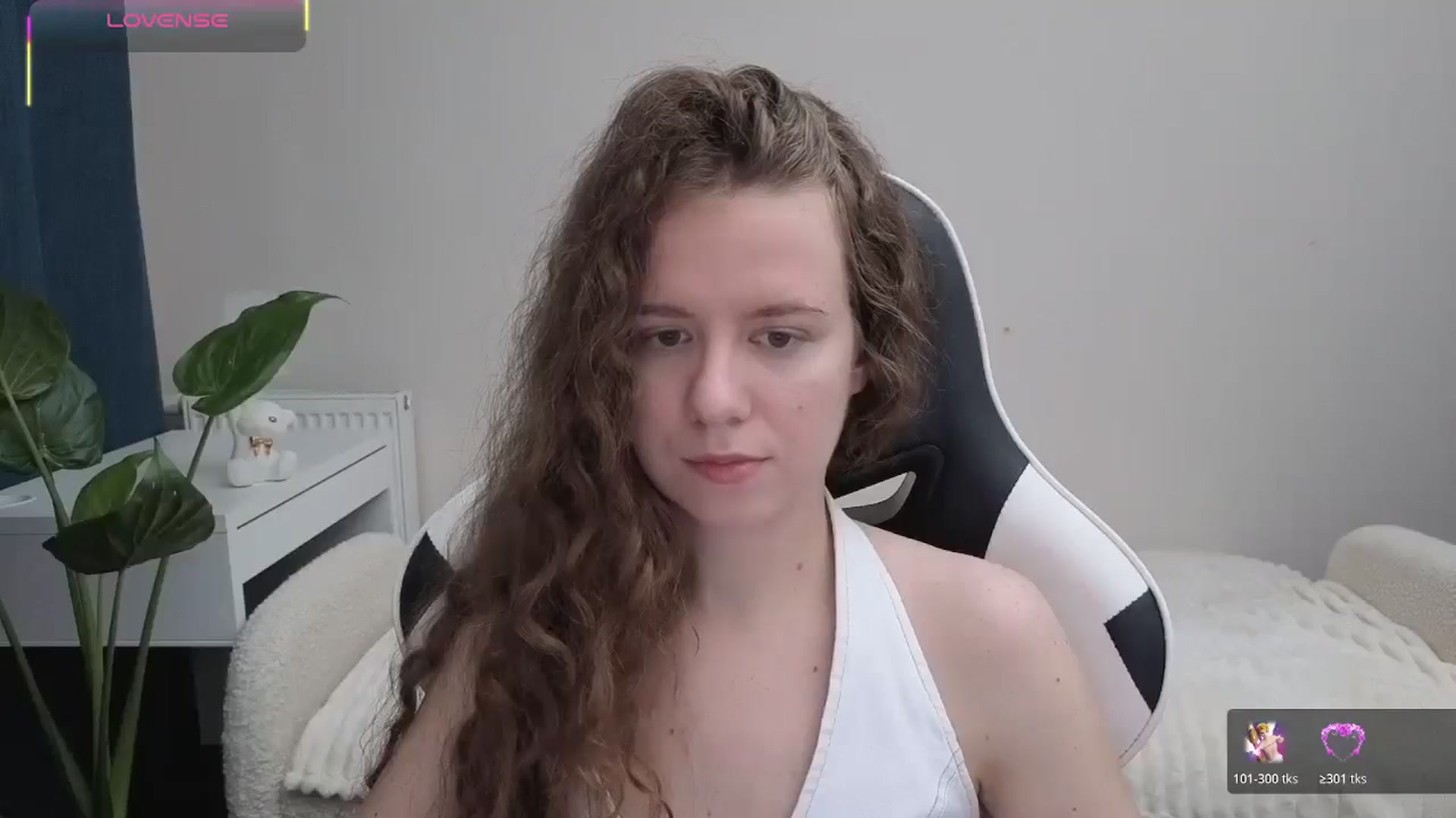 Gallery image thumbnail from BlueFlowerr's myfreecams stream on, 10/19/2025, 16:02 image 19 of 20
