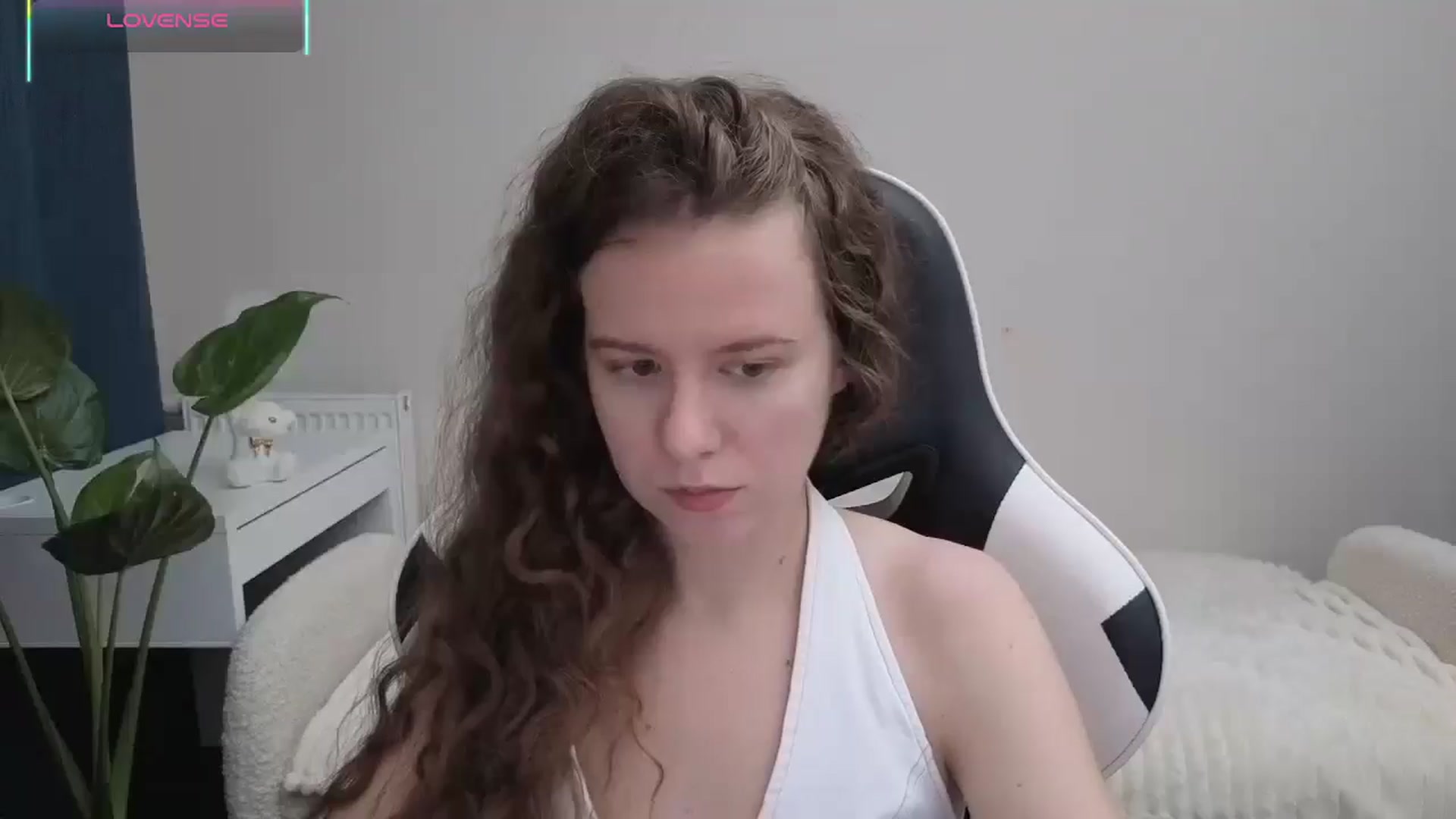 Gallery image thumbnail from BlueFlowerr's myfreecams stream on, 10/19/2025, 16:02 image 16 of 20