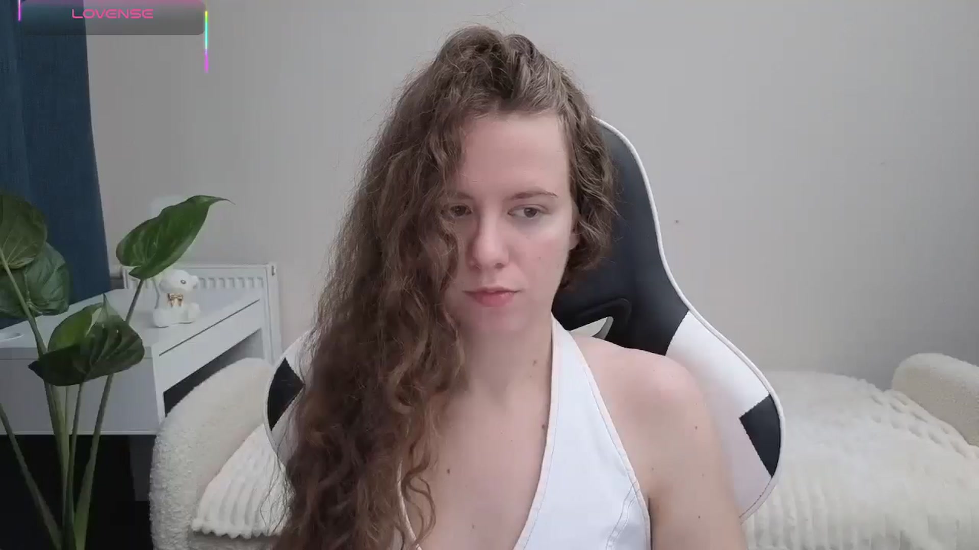 Gallery image thumbnail from BlueFlowerr's myfreecams stream on, 10/19/2025, 16:02 image 13 of 20
