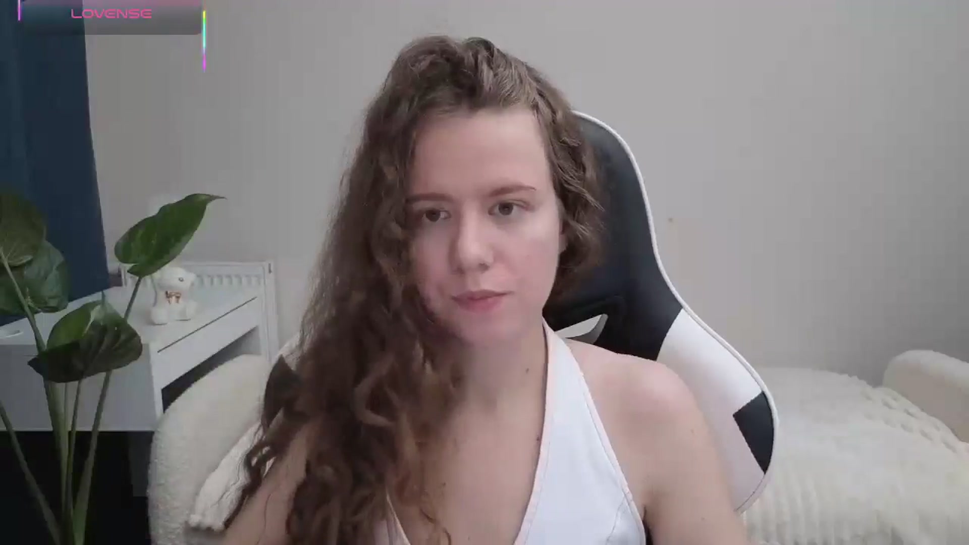 Gallery image thumbnail from BlueFlowerr's myfreecams stream on, 10/19/2025, 16:02 image 17 of 20