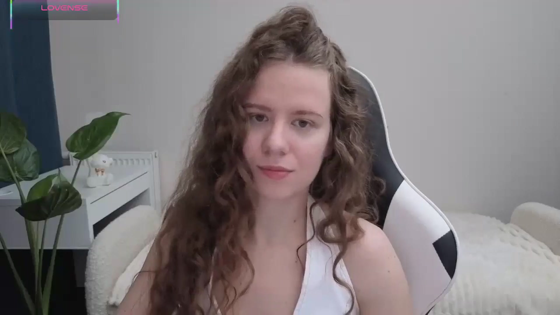 Gallery image thumbnail from BlueFlowerr's myfreecams stream on, 10/19/2025, 16:02 image 8 of 20