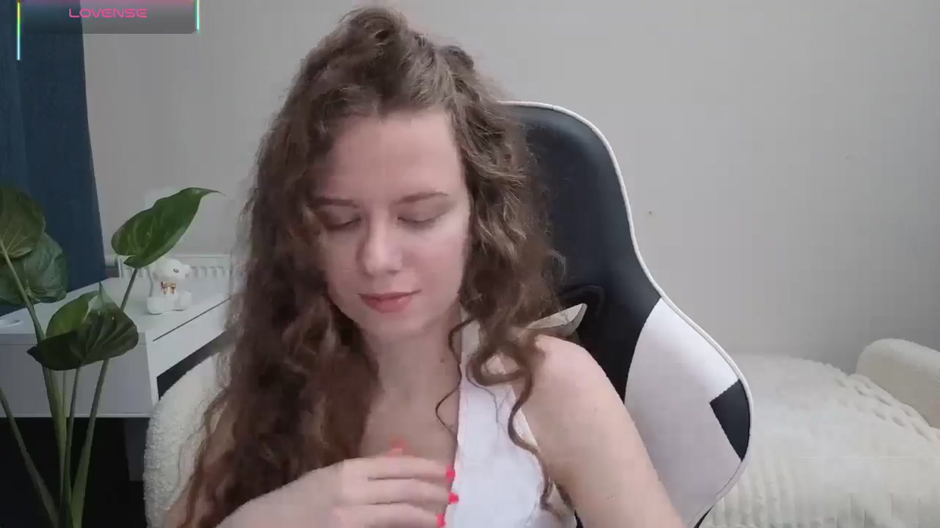 Gallery image thumbnail from BlueFlowerr's myfreecams stream on, 10/19/2025, 16:02 image 4 of 20