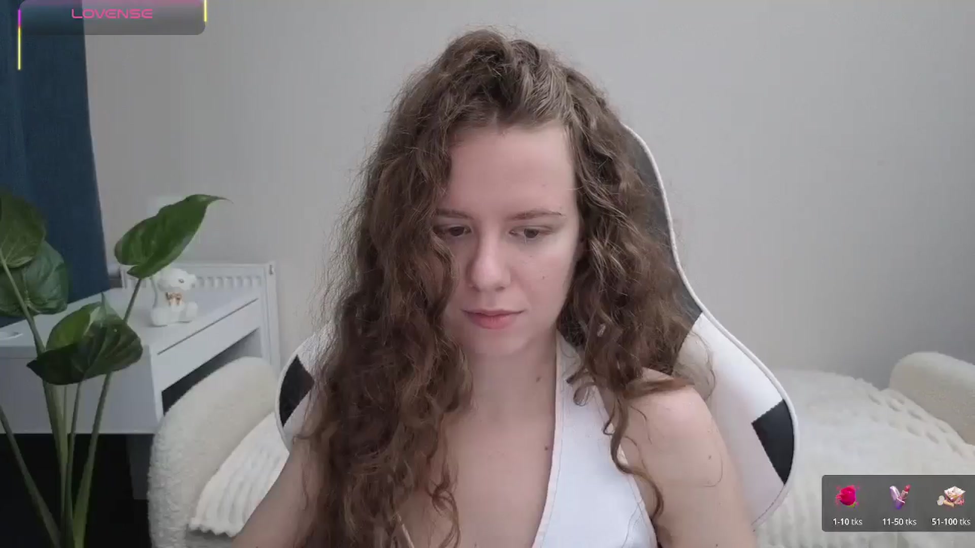 Gallery image thumbnail from BlueFlowerr's myfreecams stream on, 10/19/2025, 16:02 image 11 of 20