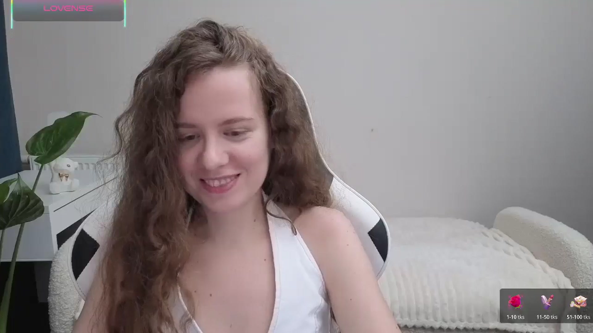 Gallery image thumbnail from BlueFlowerr's myfreecams stream on, 10/19/2025, 18:24 image 15 of 20