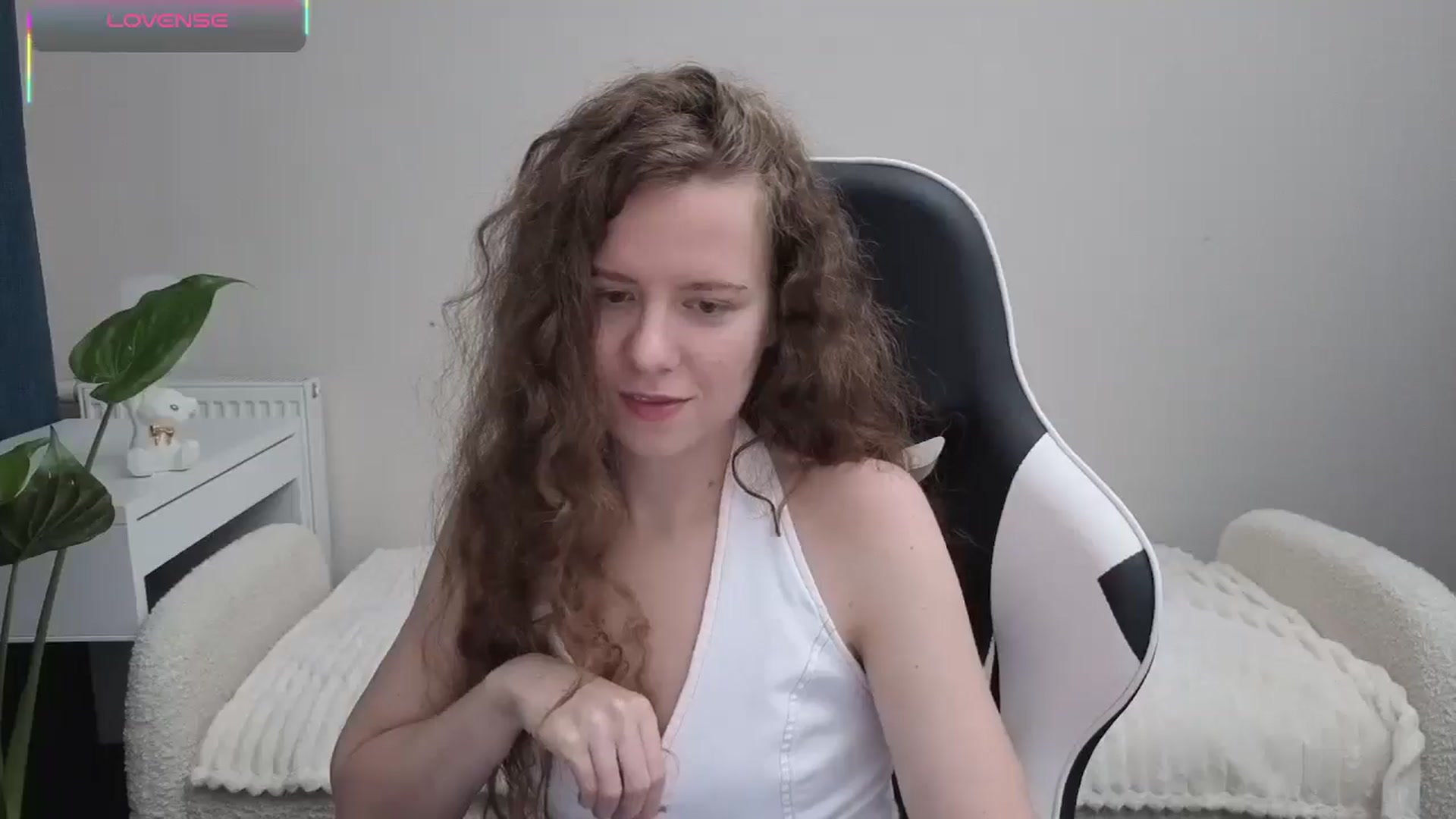 Gallery image thumbnail from BlueFlowerr's myfreecams stream on, 10/19/2025, 18:24 image 16 of 20